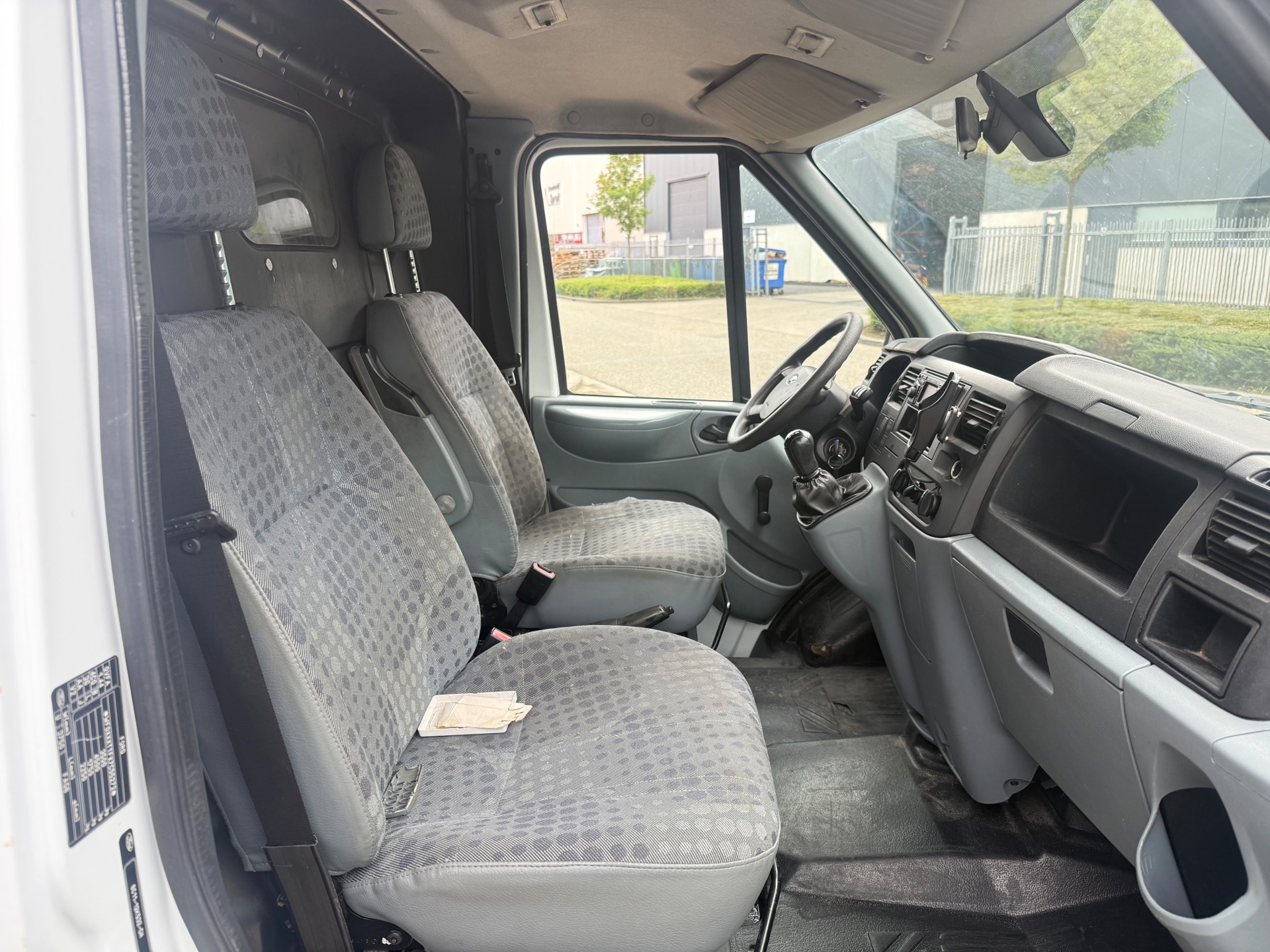 Foto van Ford Transit 350l FD Van 110 MR 4.54