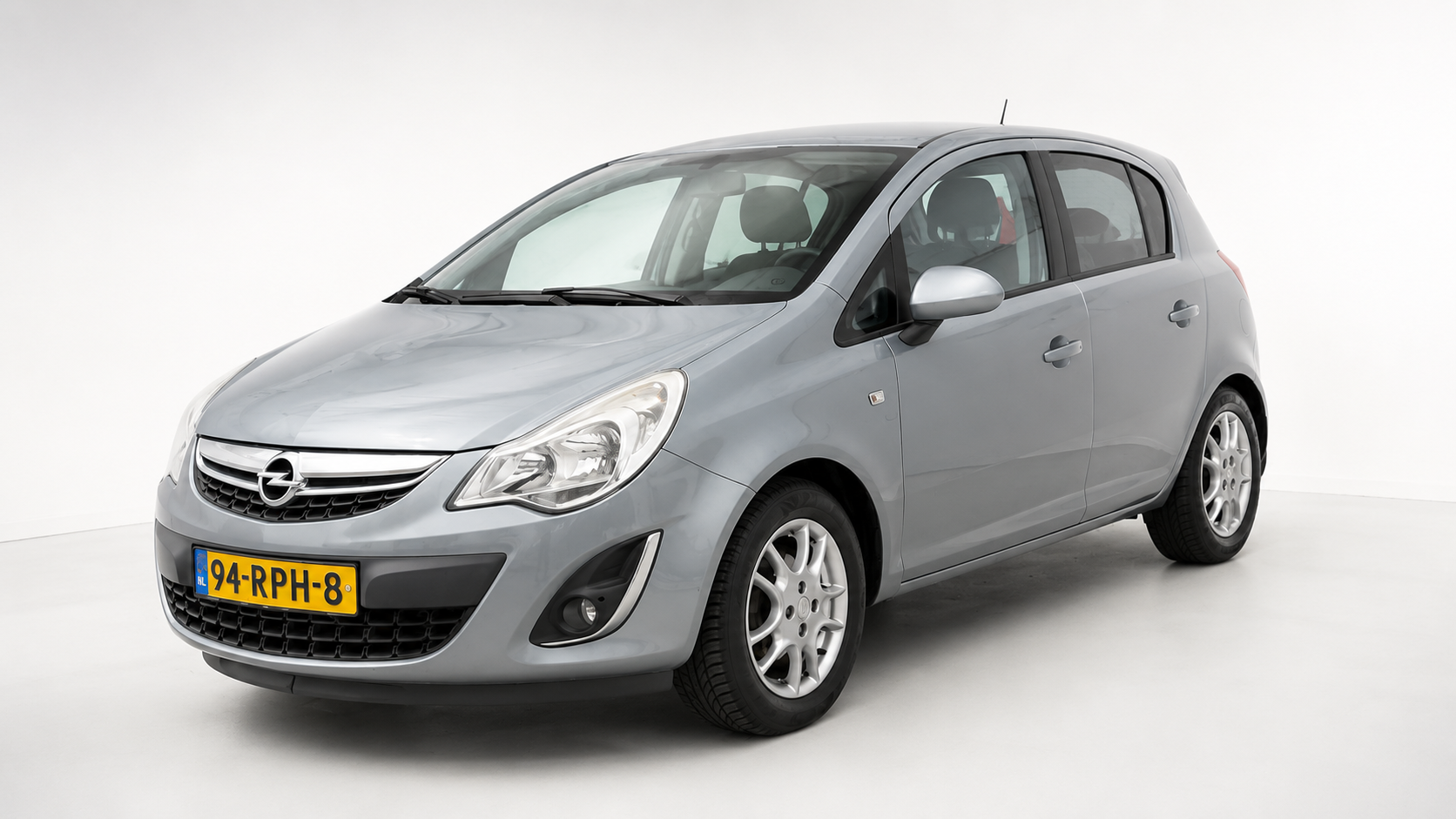 Opel Corsa 1.4-16V Airco Trekhaak 5-deurs GEEN APK 2011 - voorkant