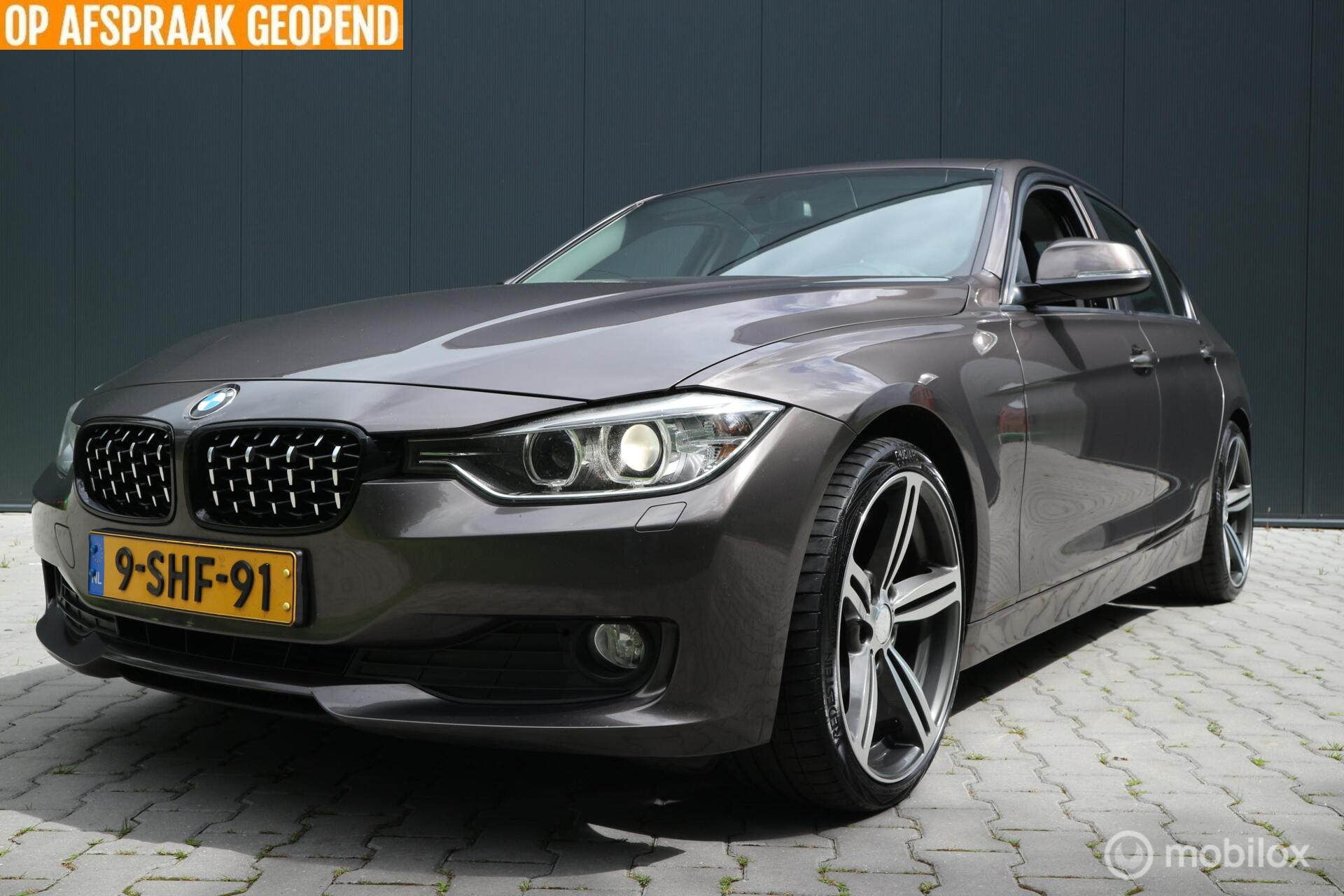 BMW 3er Reihe 320d High Executive AUTOMAAT/XENON/NAVIGATIE/NAP 2013 - voorkant