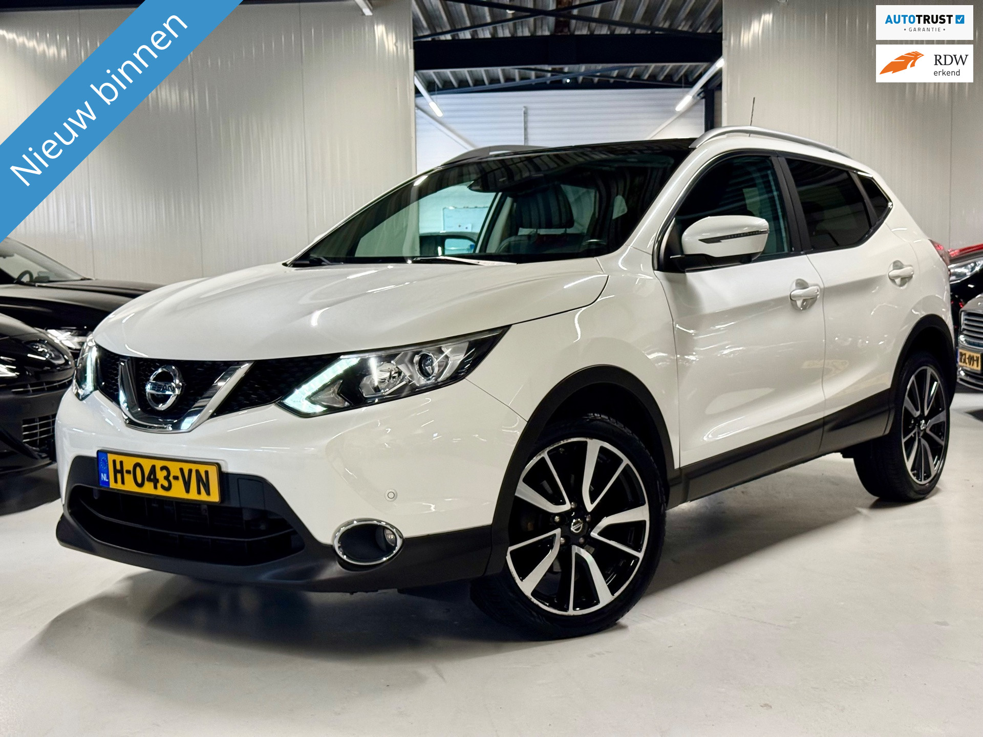 Nissan Nissan Qashqai 1.2 Tekna Automaat|360.Camera|Pano|Leder| 2015 - voorkant