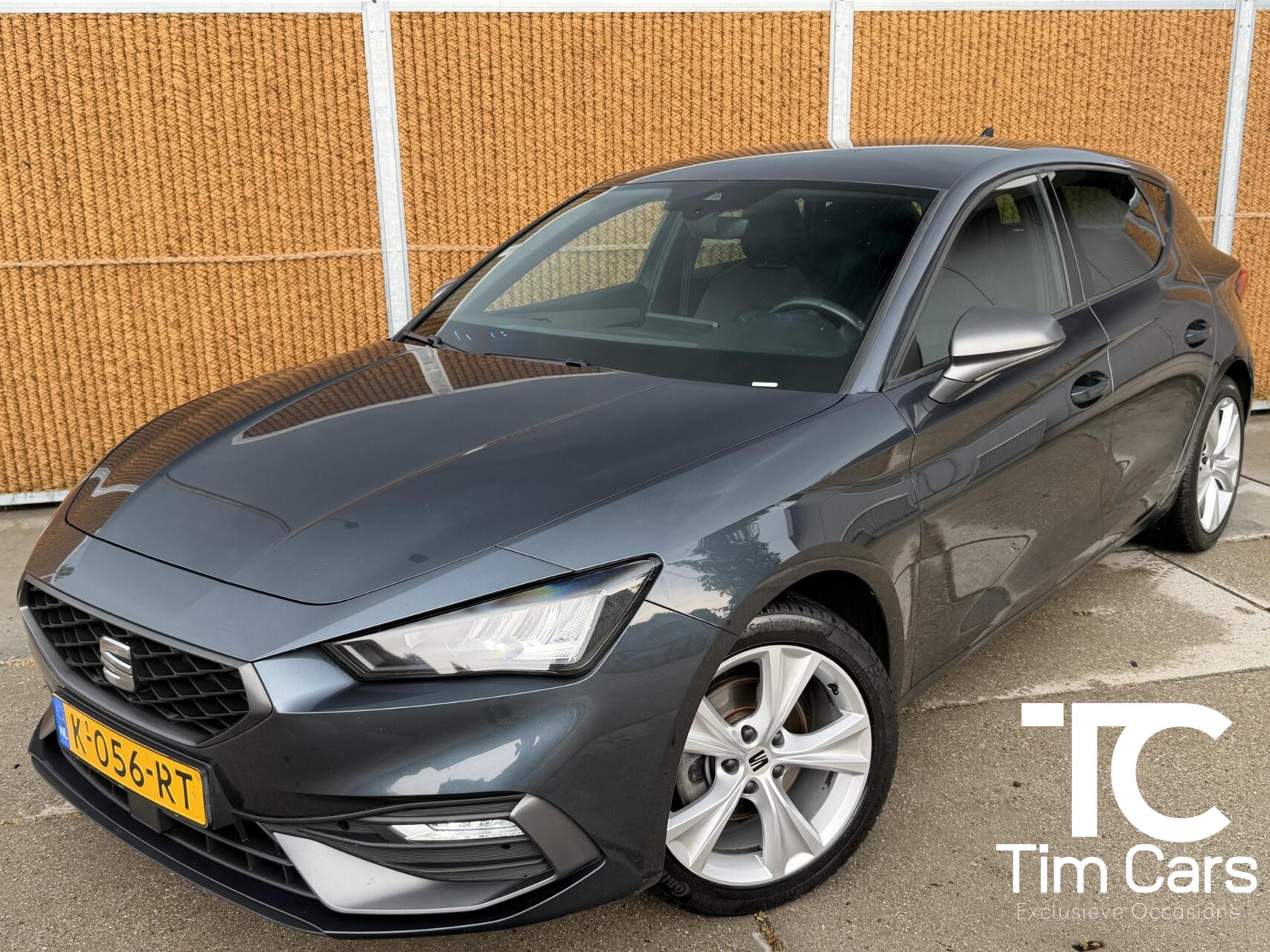 Seat Leon 1.0 TSI FR Virtual Cockpit | Climate & Cruise control | LED verlichting | Apple CarPlay/Android Auto Full-Link | DAB ontvanger | Keyless start | Getint glas | Sportstoelen | Parkeersensoren achter 2021 - voorkant