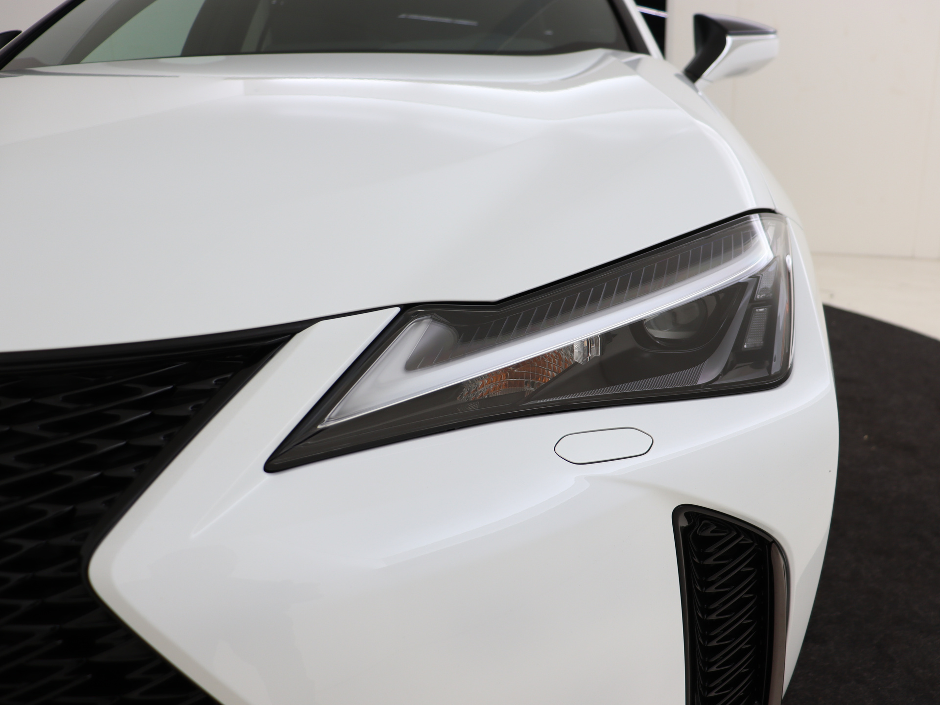 Foto van Lexus Lexus Ux300h