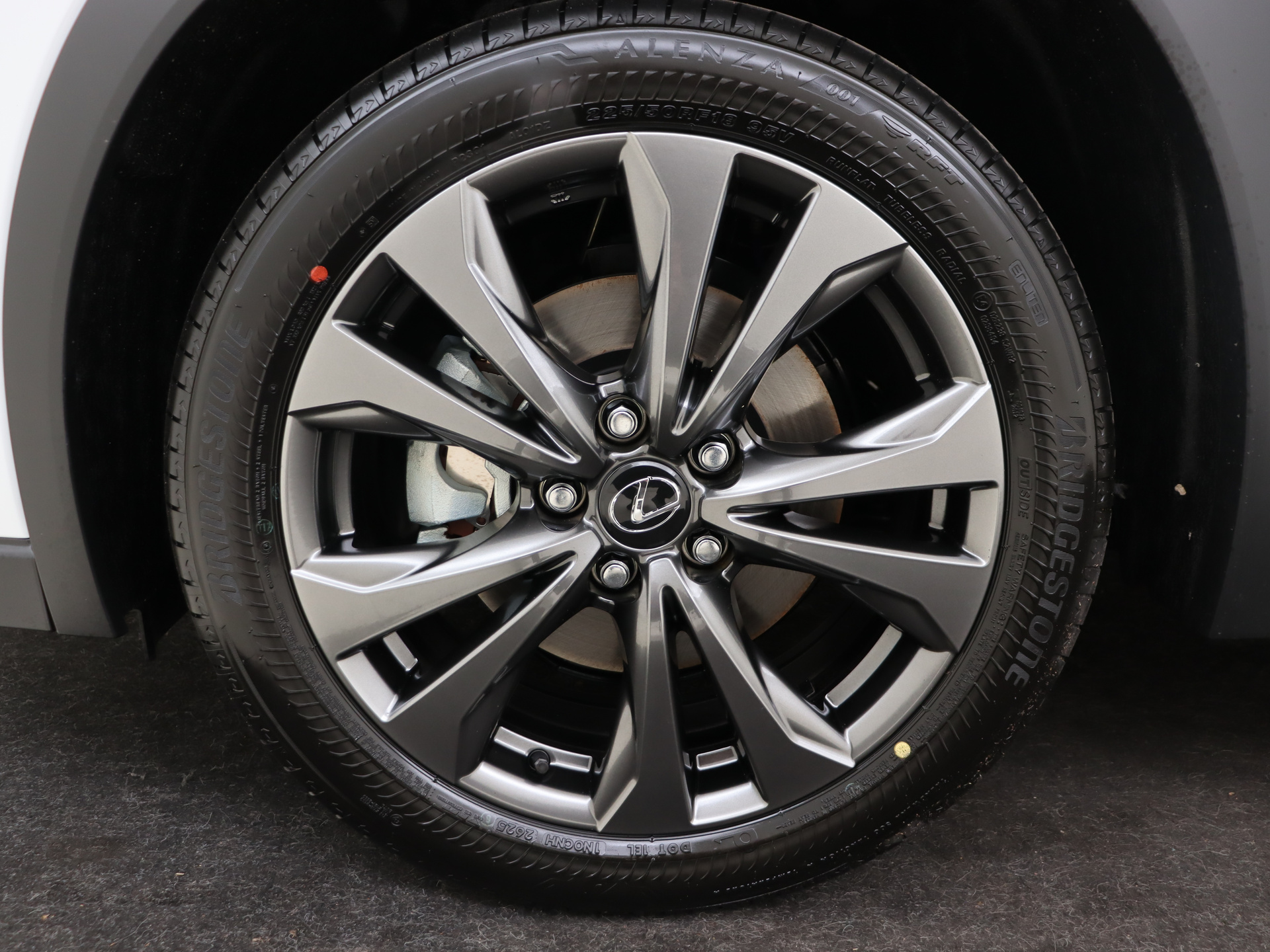 Foto van Lexus Lexus Ux300h