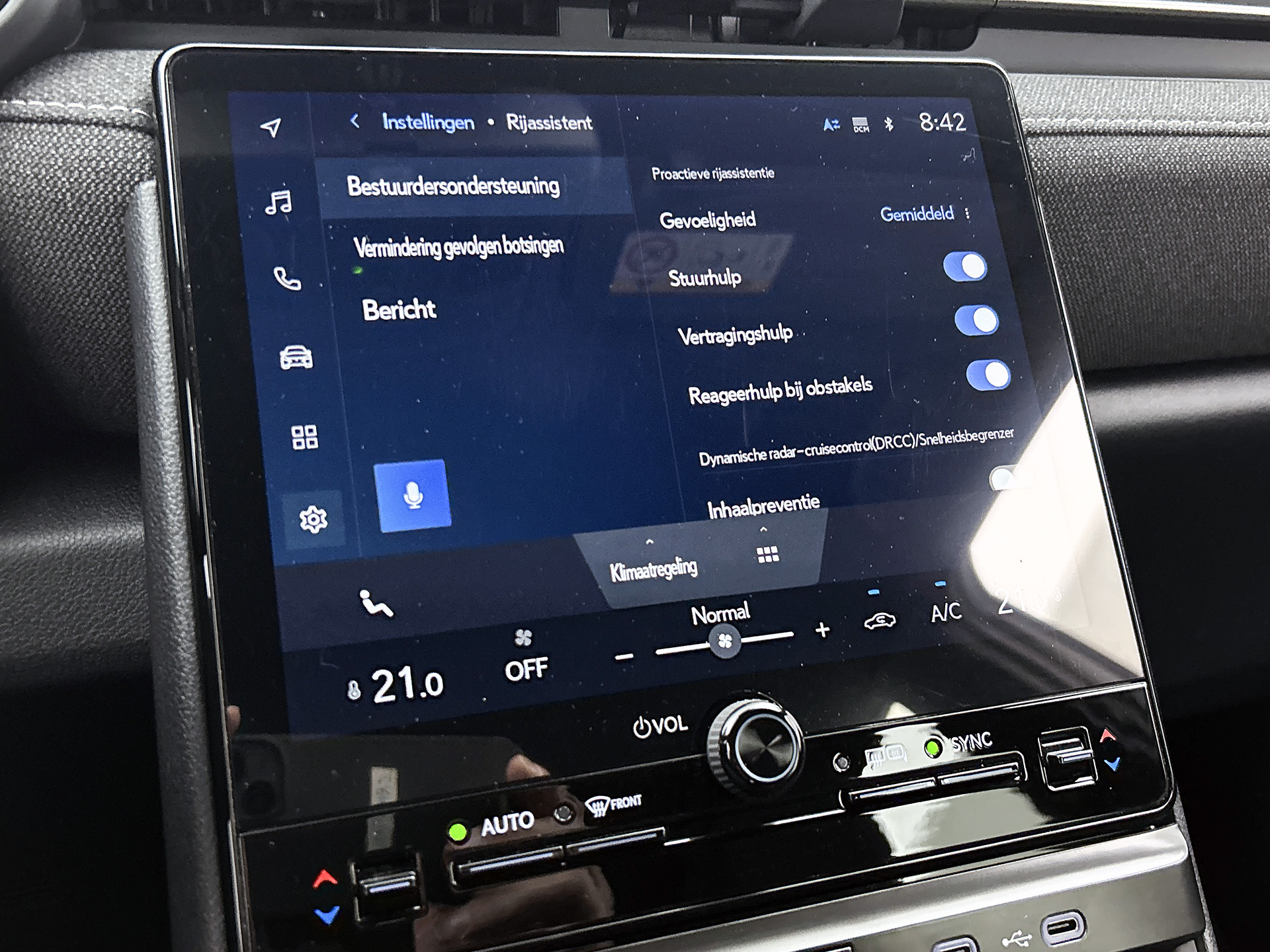 Foto van Lexus Lexus LBX