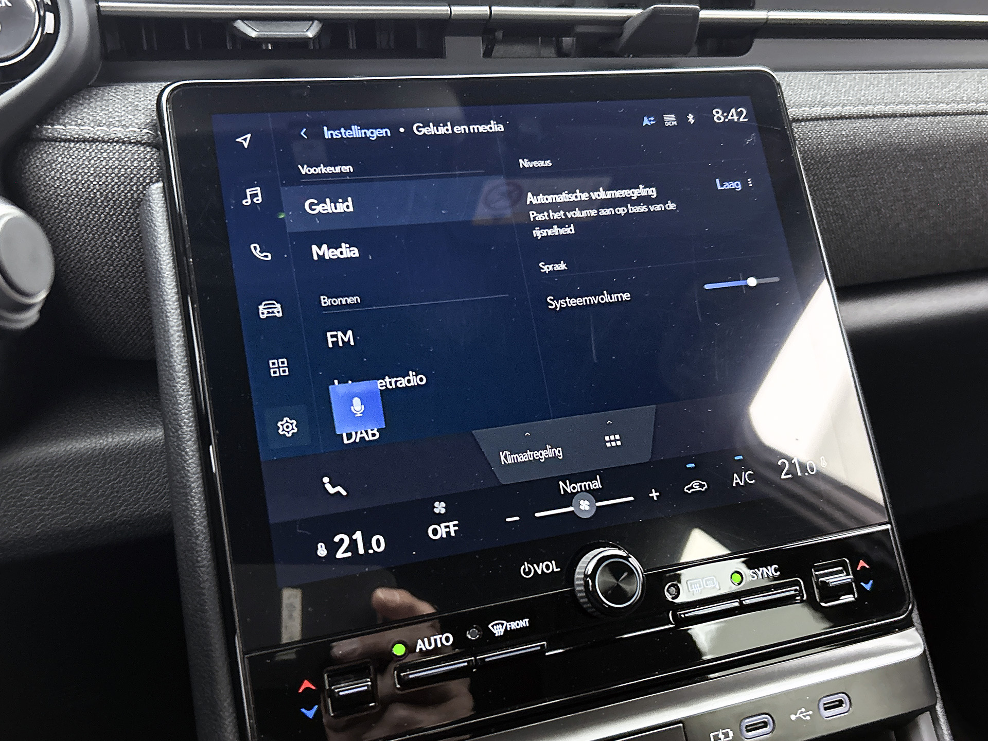 Foto van Lexus Lexus LBX
