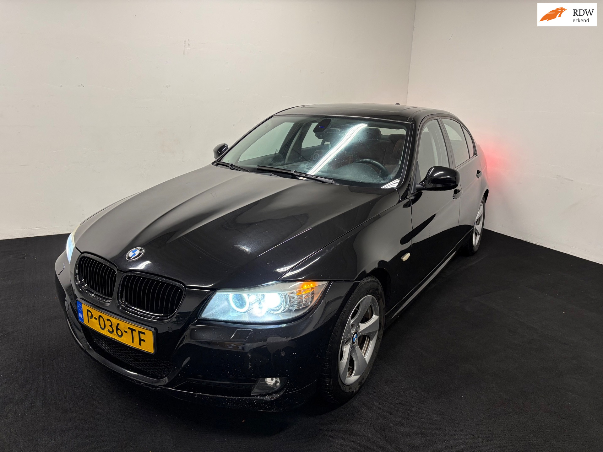 BMW 3er Reihe 318d AUT Airco Navi Leer Pano 2008 - voorkant