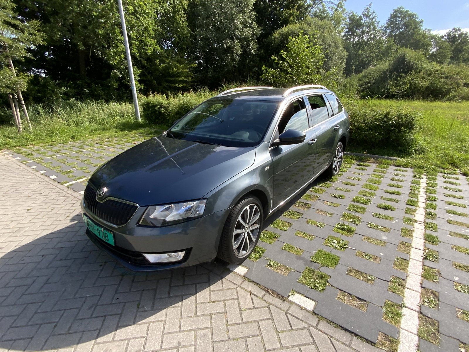 Skoda Octavia Combi 1.8 TSI Grt Ed. Bns 2015 - voorkant