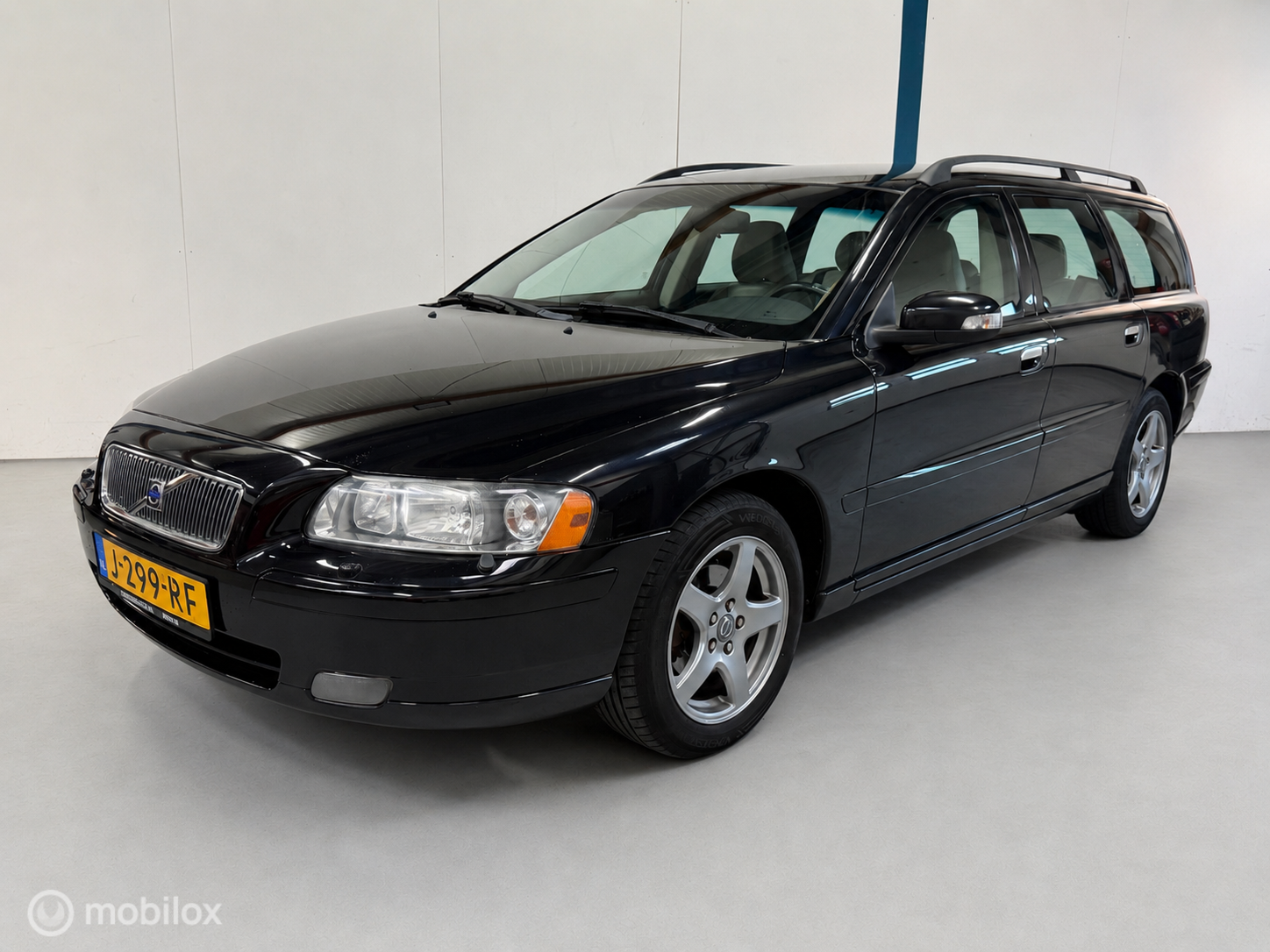 Volvo V70 2.4 Edition Classic 170PK 2007 - voorkant