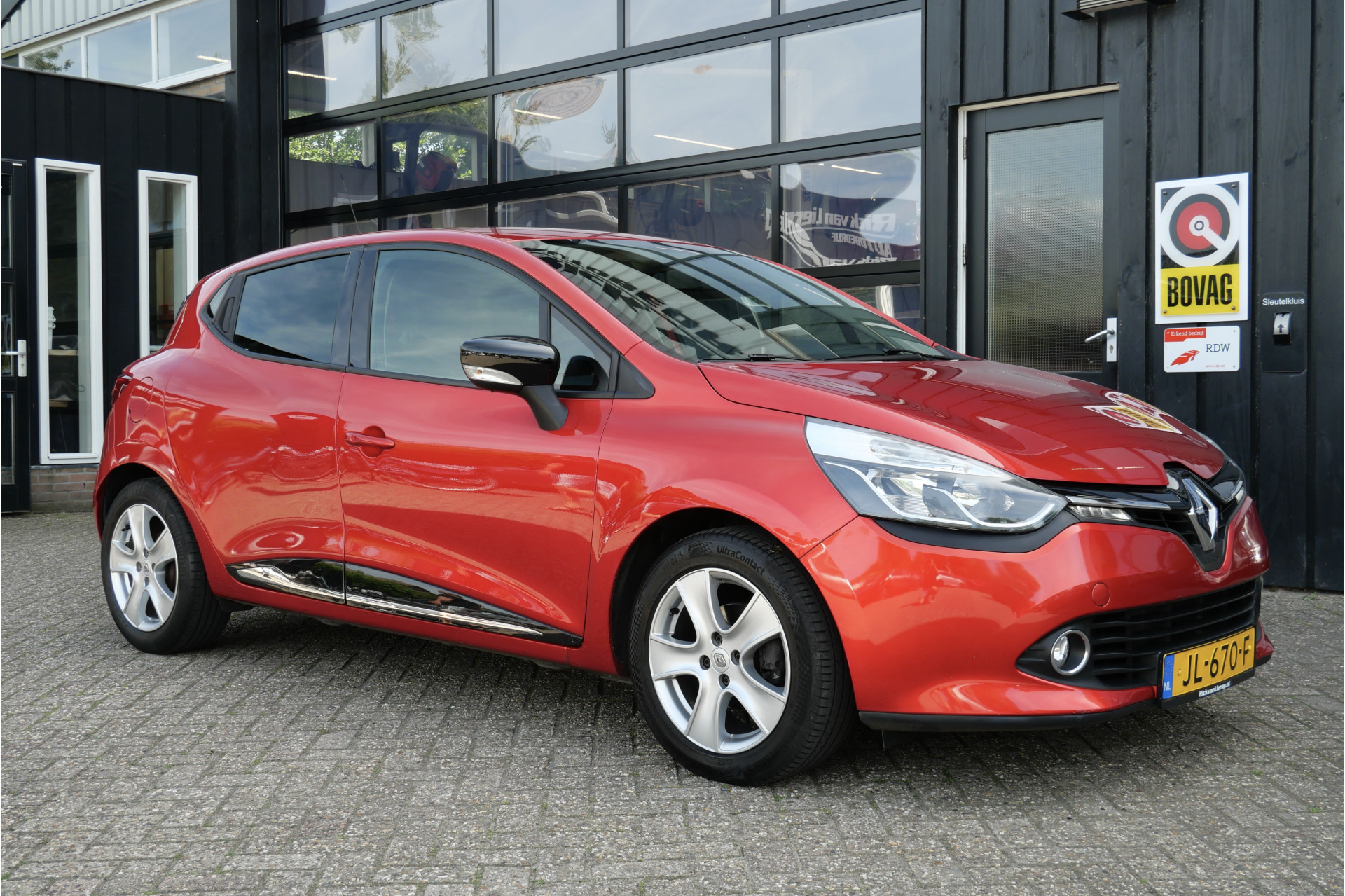 Renault Clio 0.9 TCe Eco2 Expression 2016 - voorkant