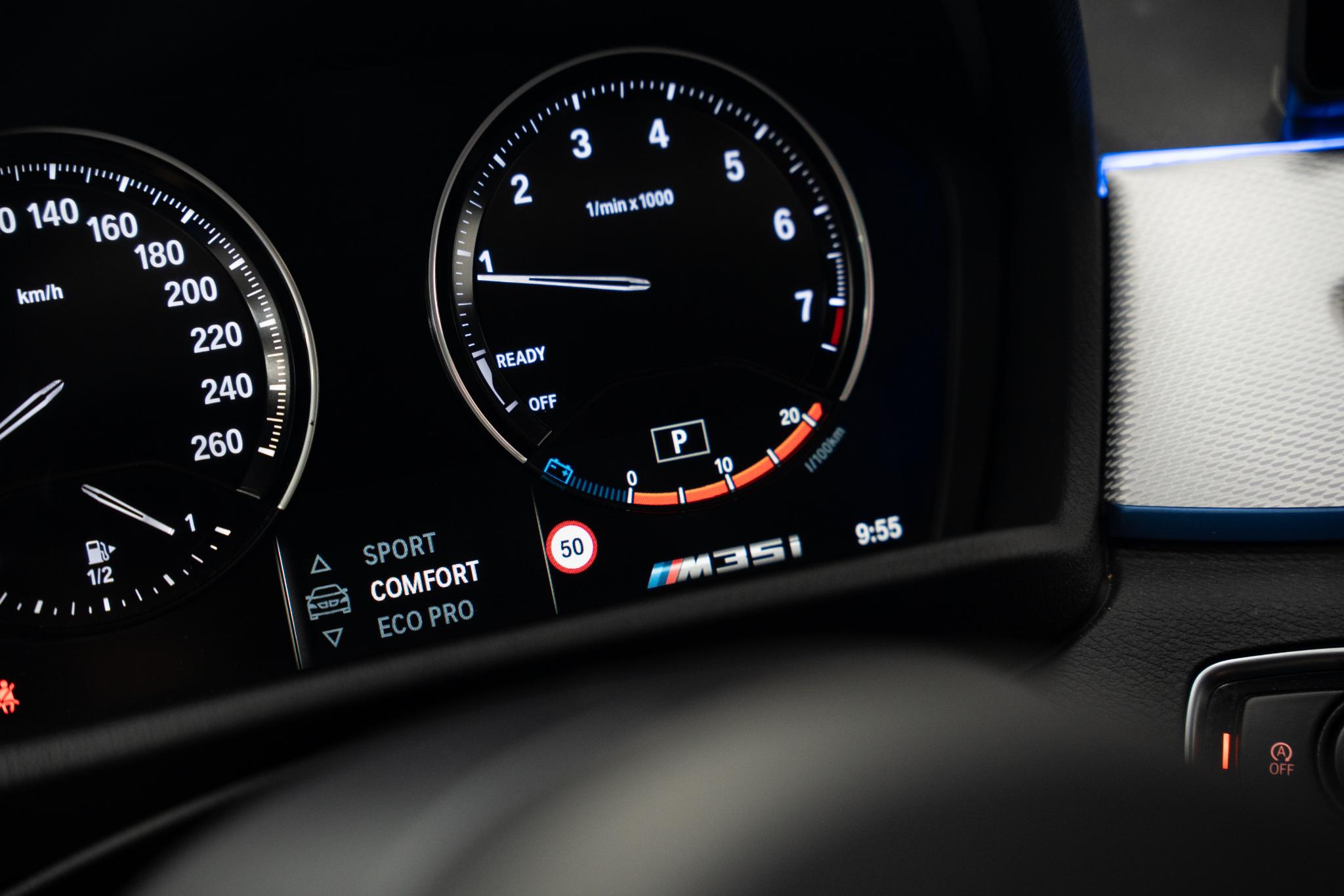 Foto van BMW X2 M35i