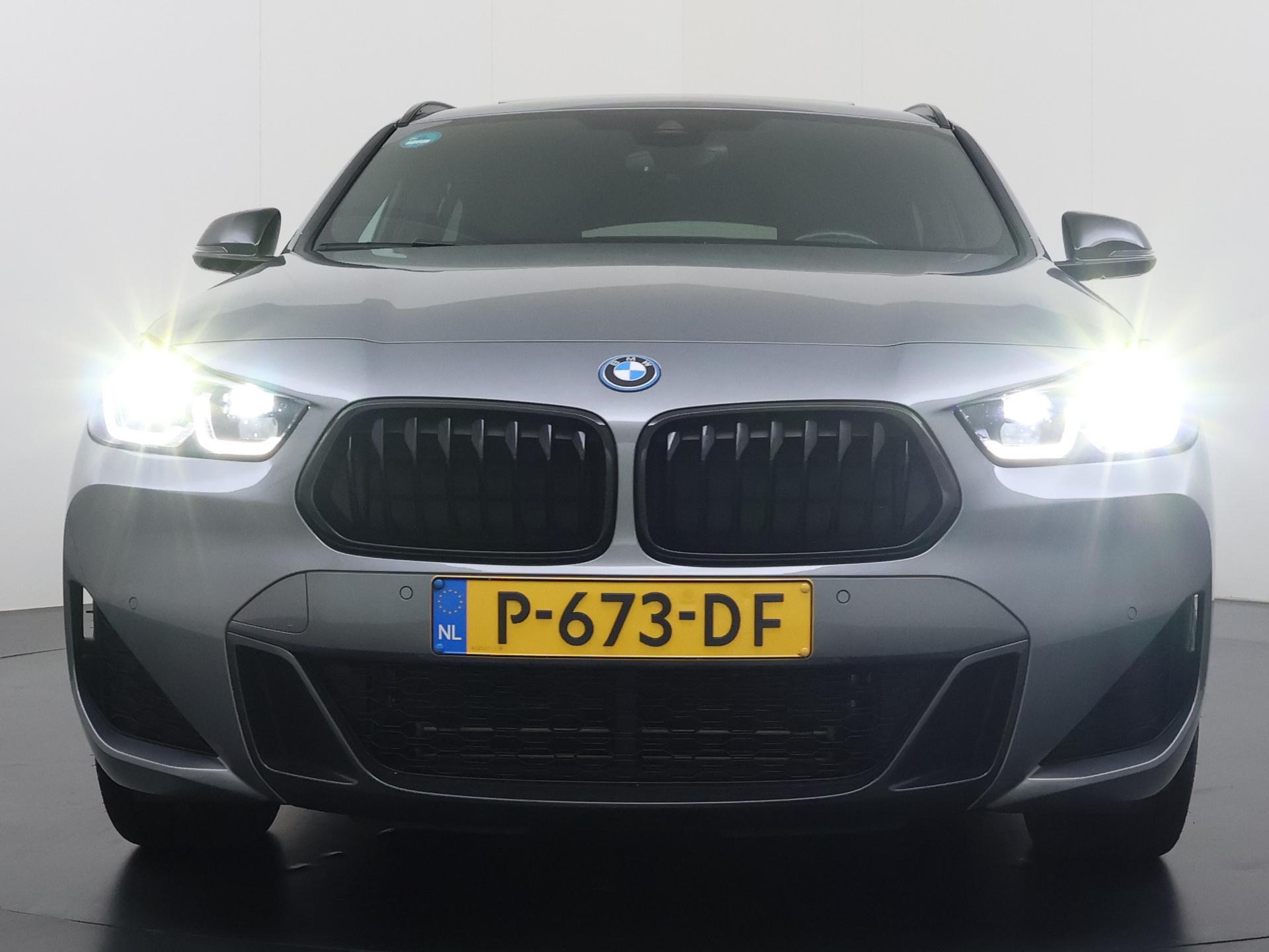 Foto van BMW X2 Xdrive25e