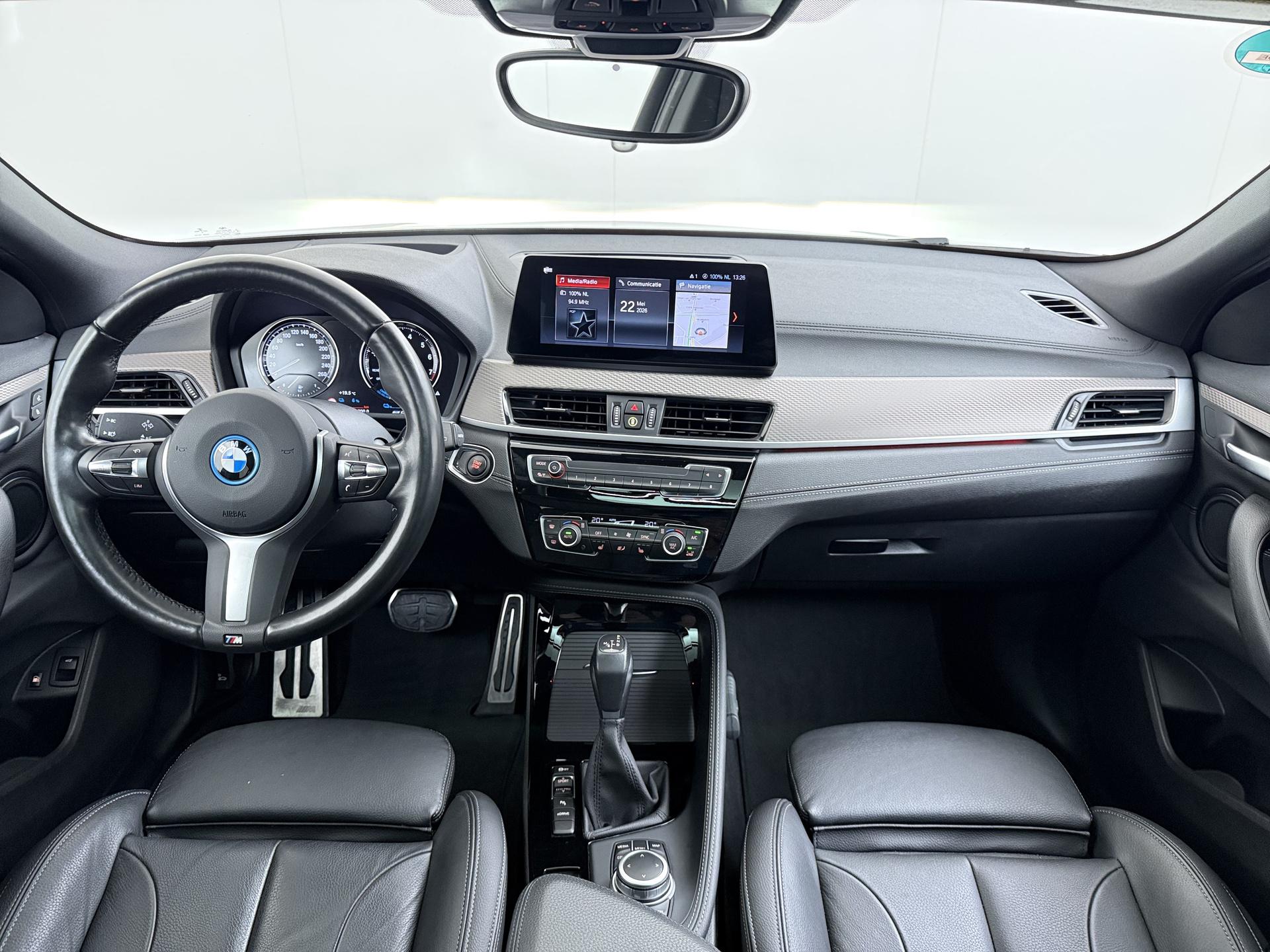 Foto van BMW X2 Xdrive25e