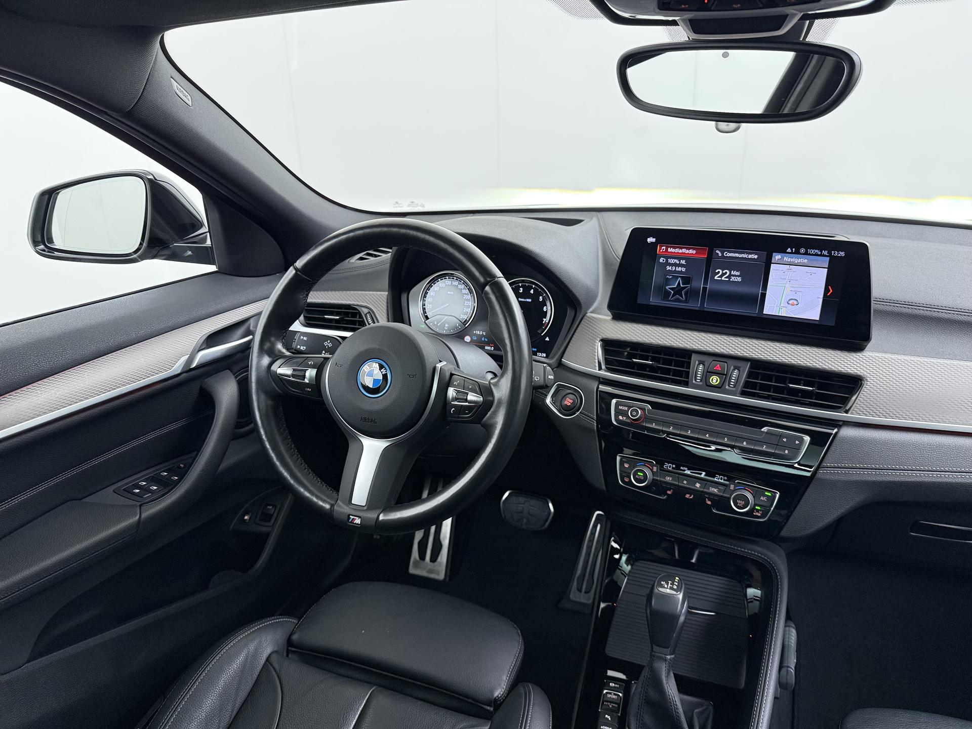 Foto van BMW X2 Xdrive25e