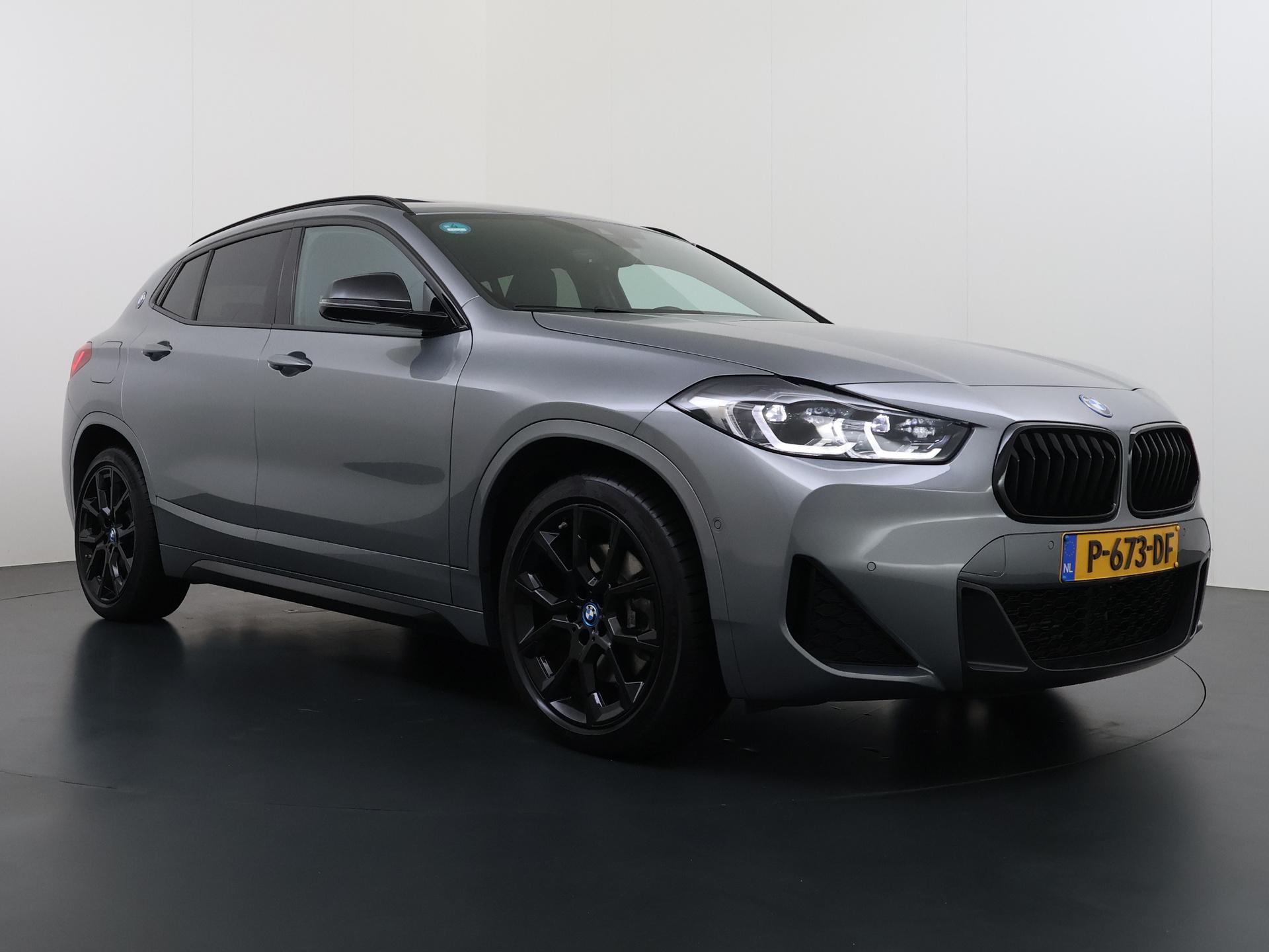 Foto van BMW X2 Xdrive25e