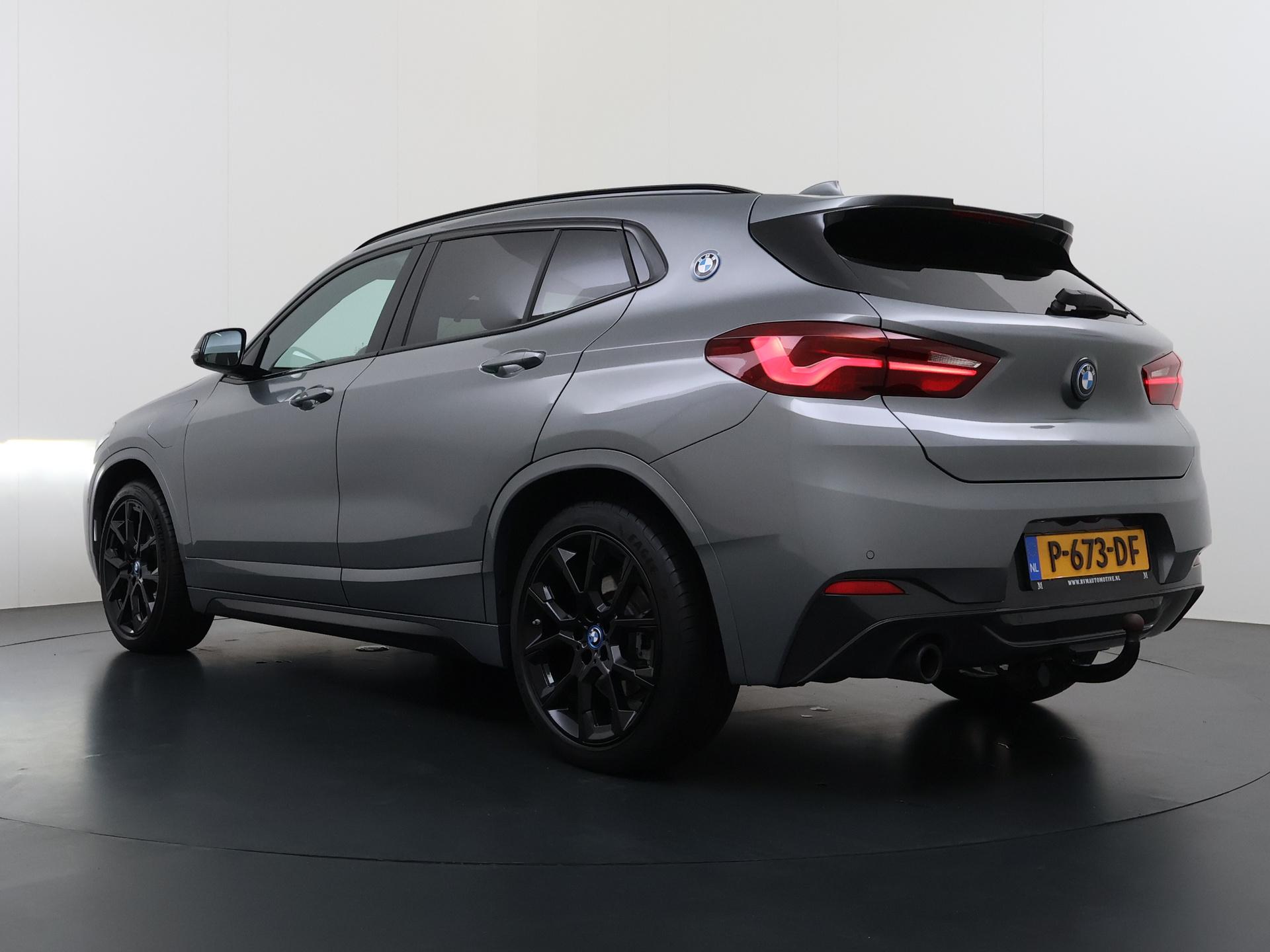 Foto van BMW X2 Xdrive25e