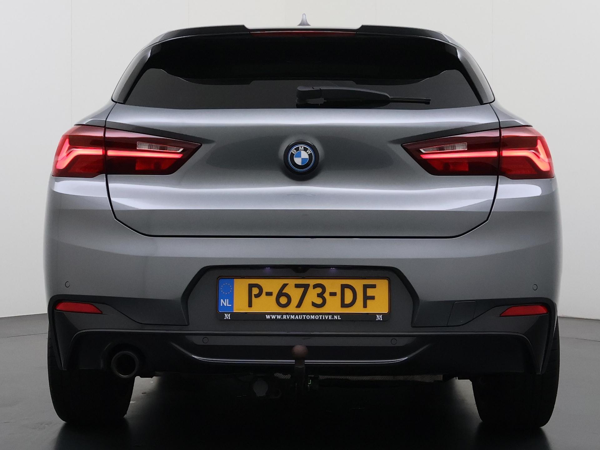 Foto van BMW X2 Xdrive25e