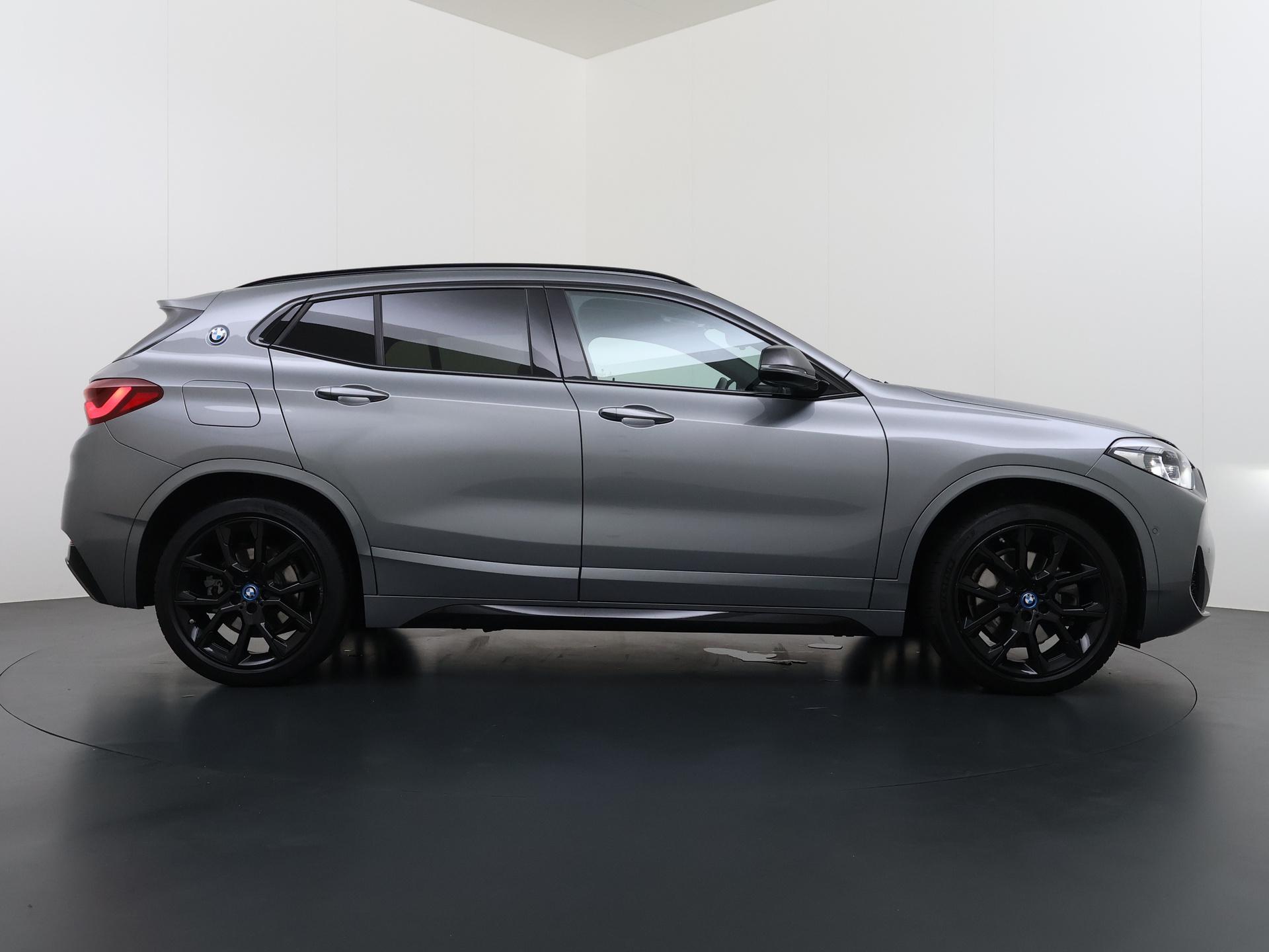 Foto van BMW X2 Xdrive25e