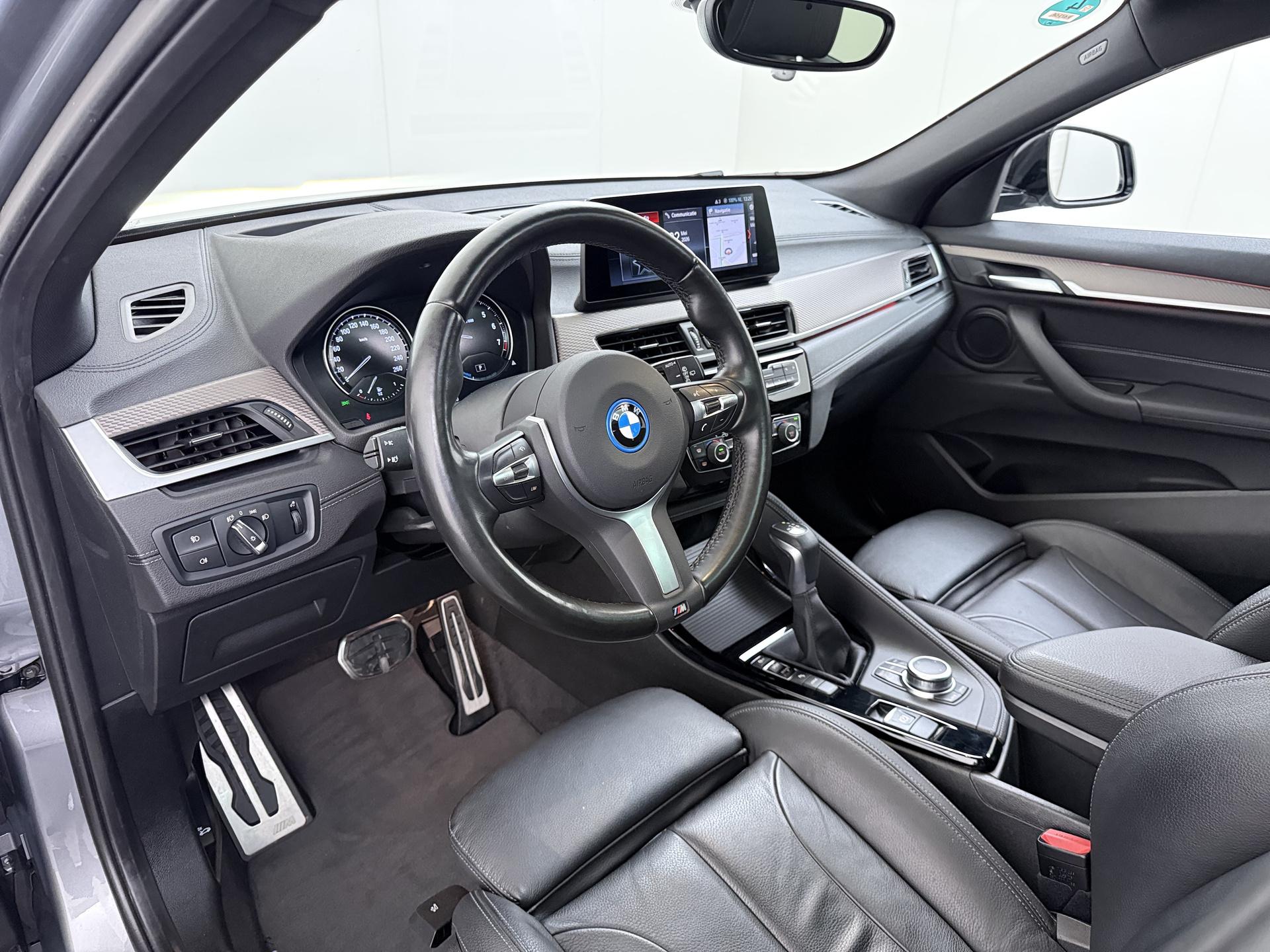 Foto van BMW X2 Xdrive25e