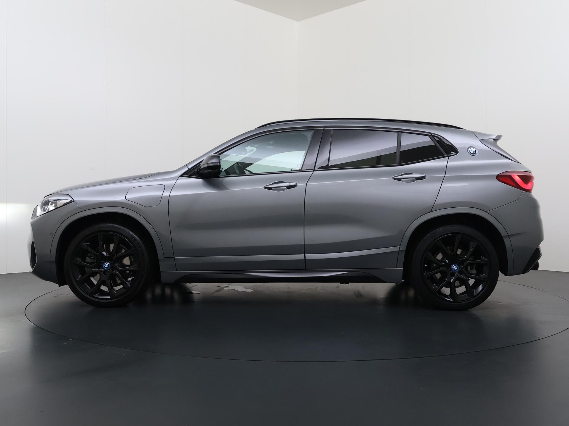 Foto van BMW X2 Xdrive25e