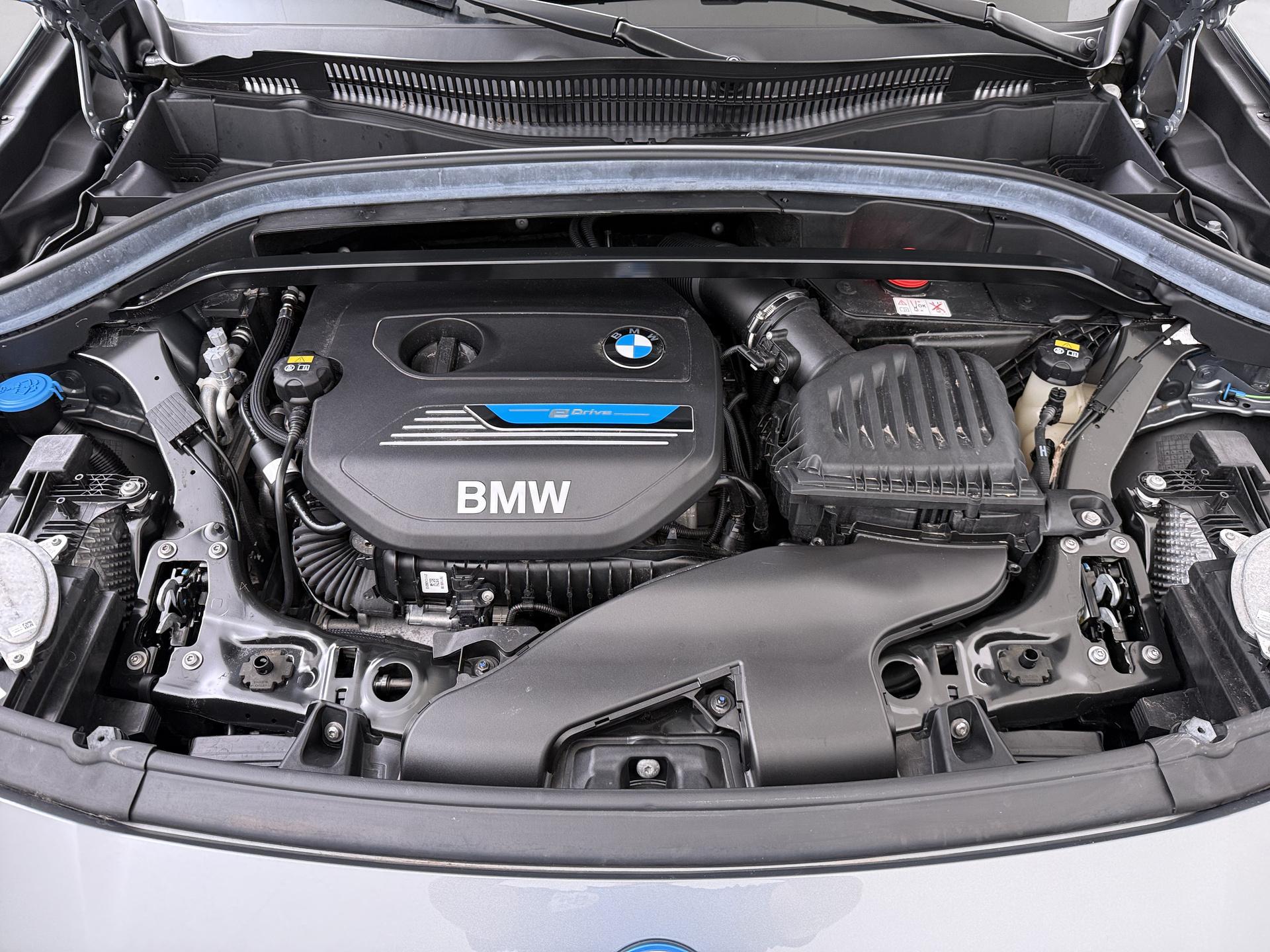 Foto van BMW X2 Xdrive25e