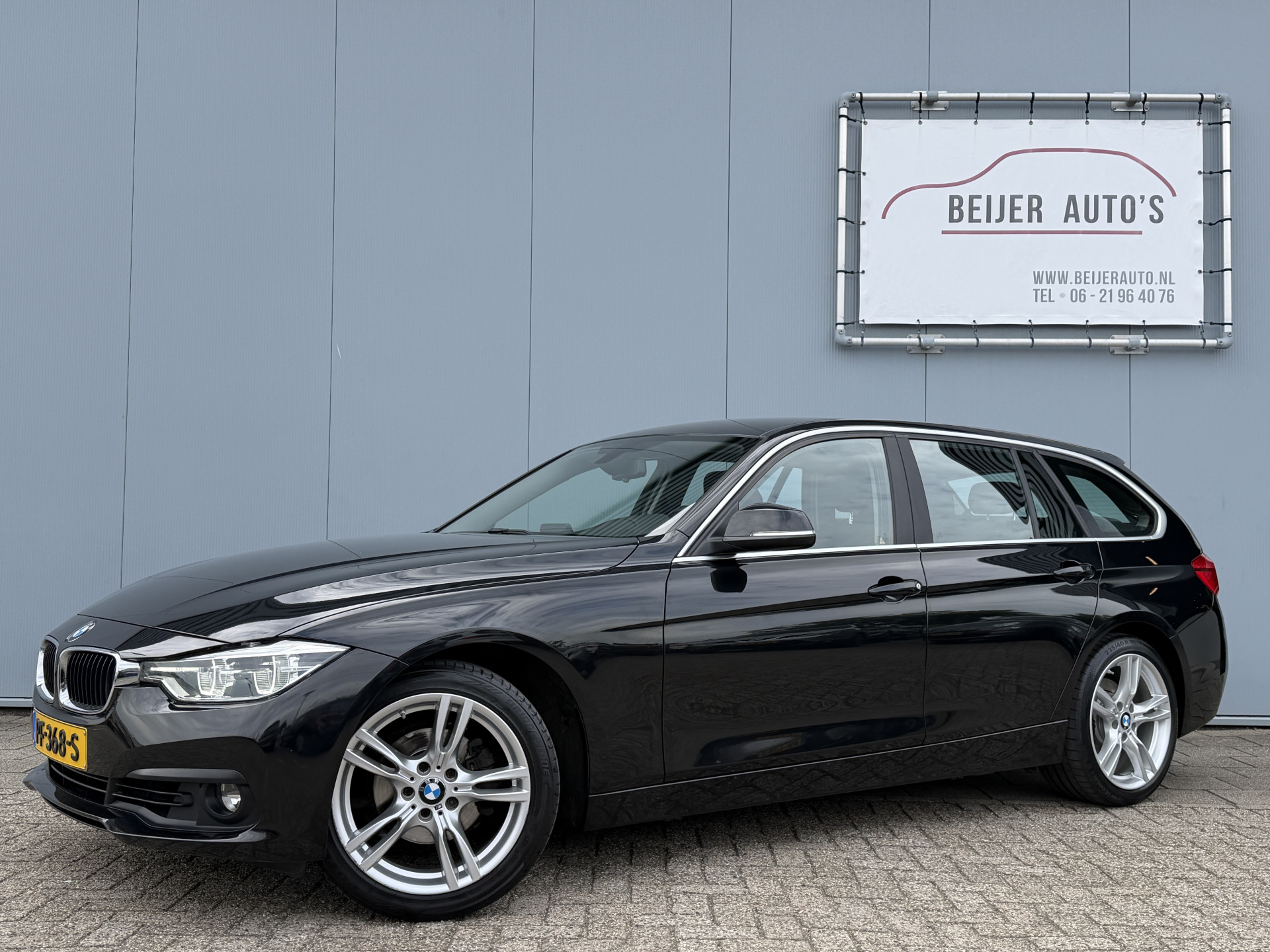 BMW 318i 318i Executive Automaat 2017 - voorkant