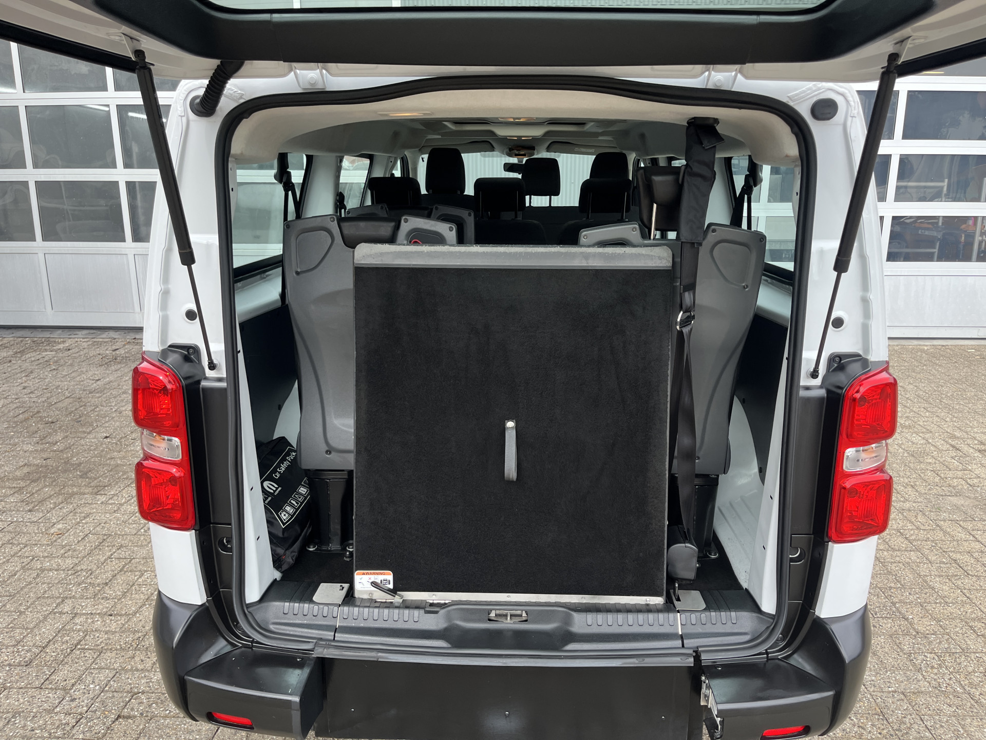 Foto van Opel Vivaro-e Combi