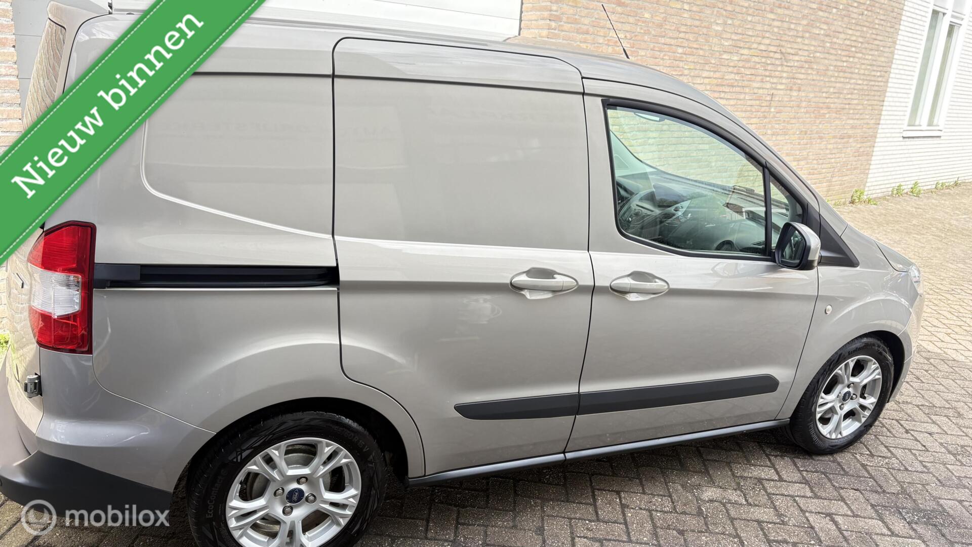 Foto van Ford Transit Courier