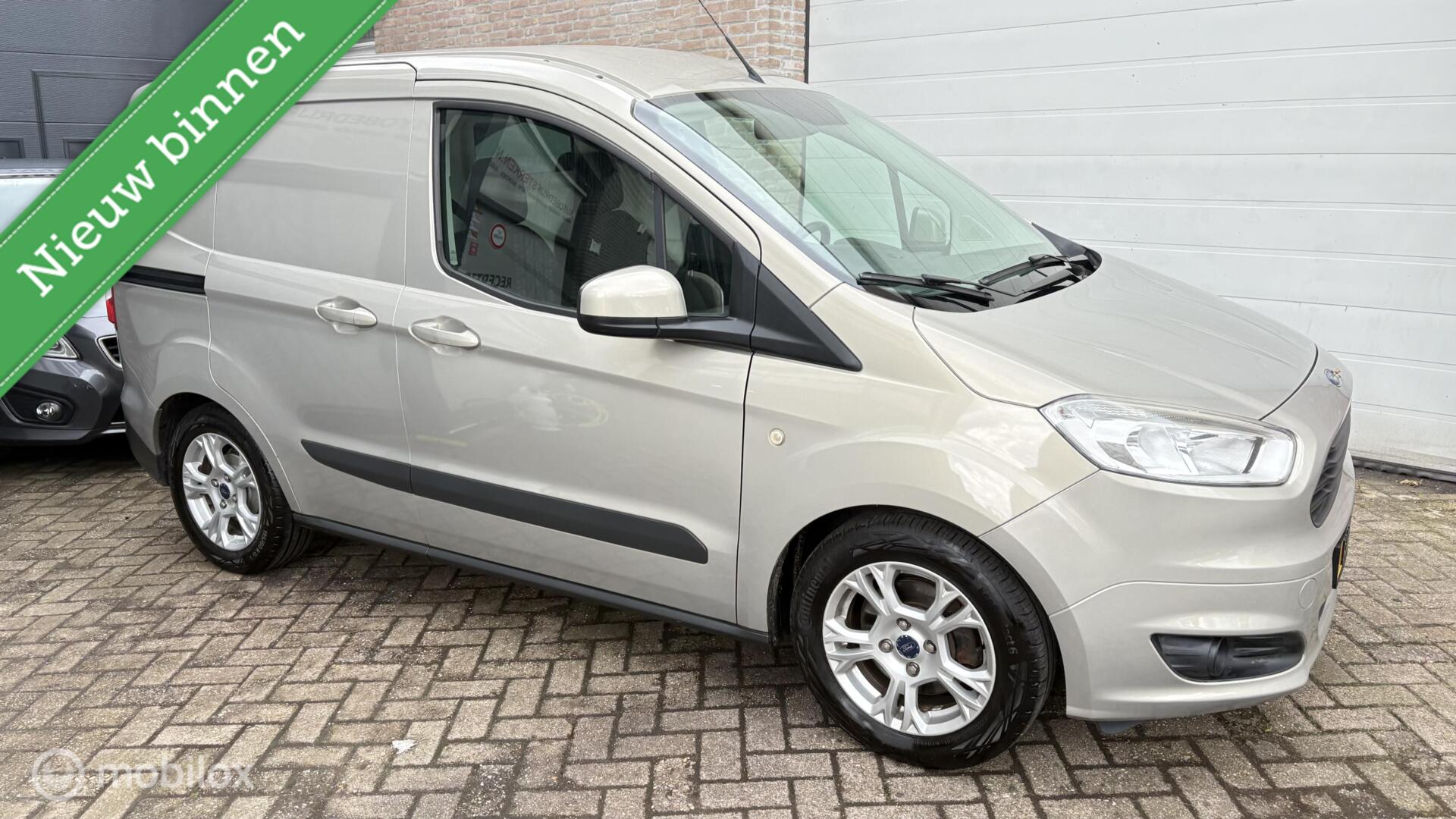 Foto van Ford Transit Courier