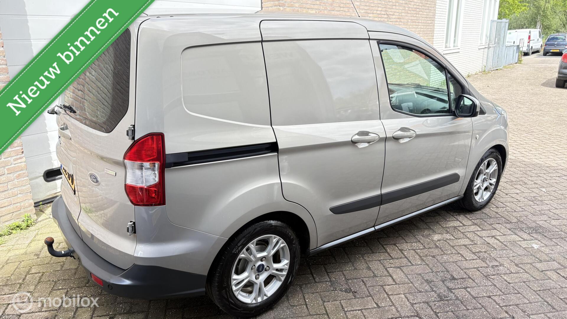 Foto van Ford Transit Courier