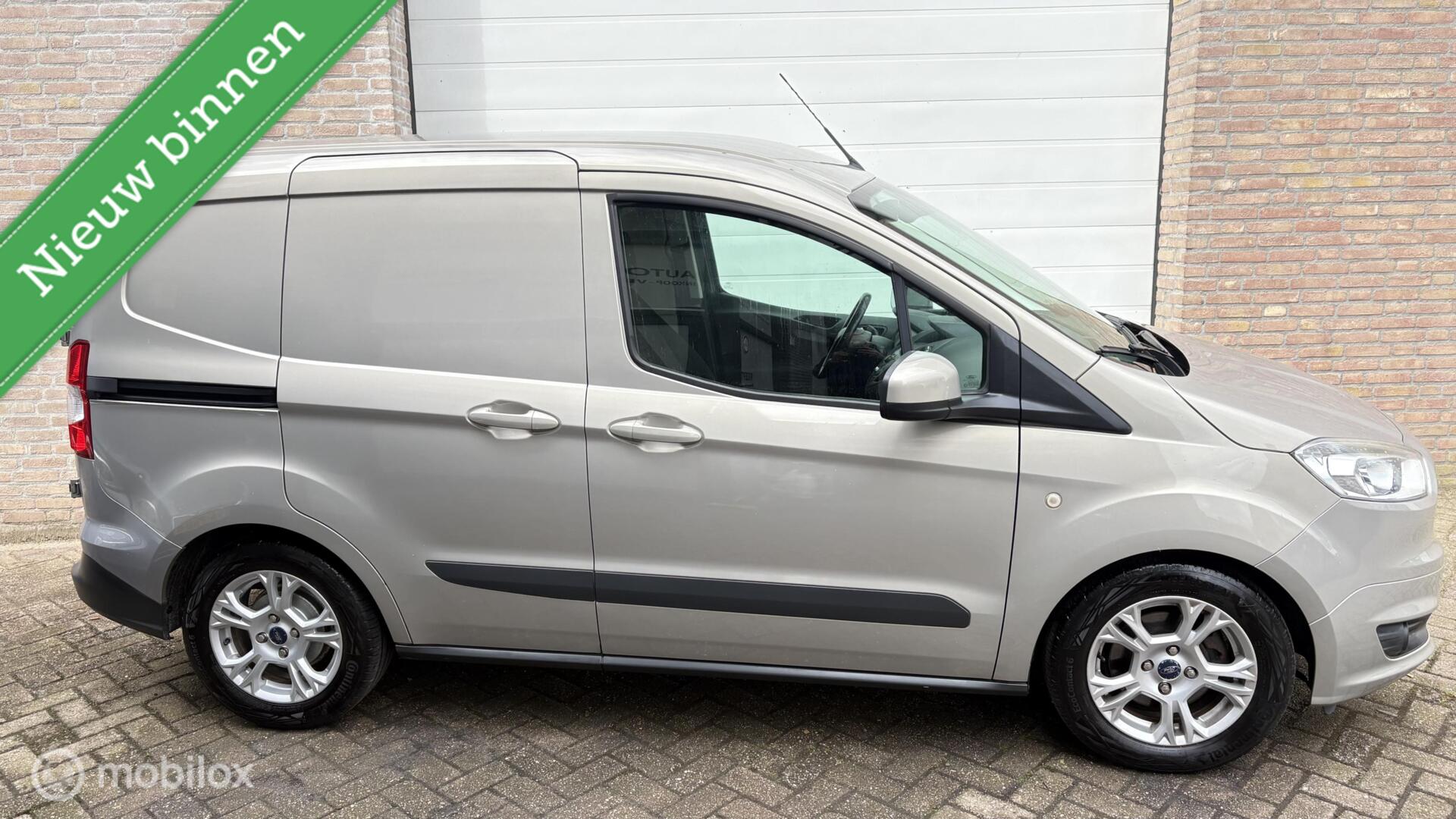 Foto van Ford Transit Courier