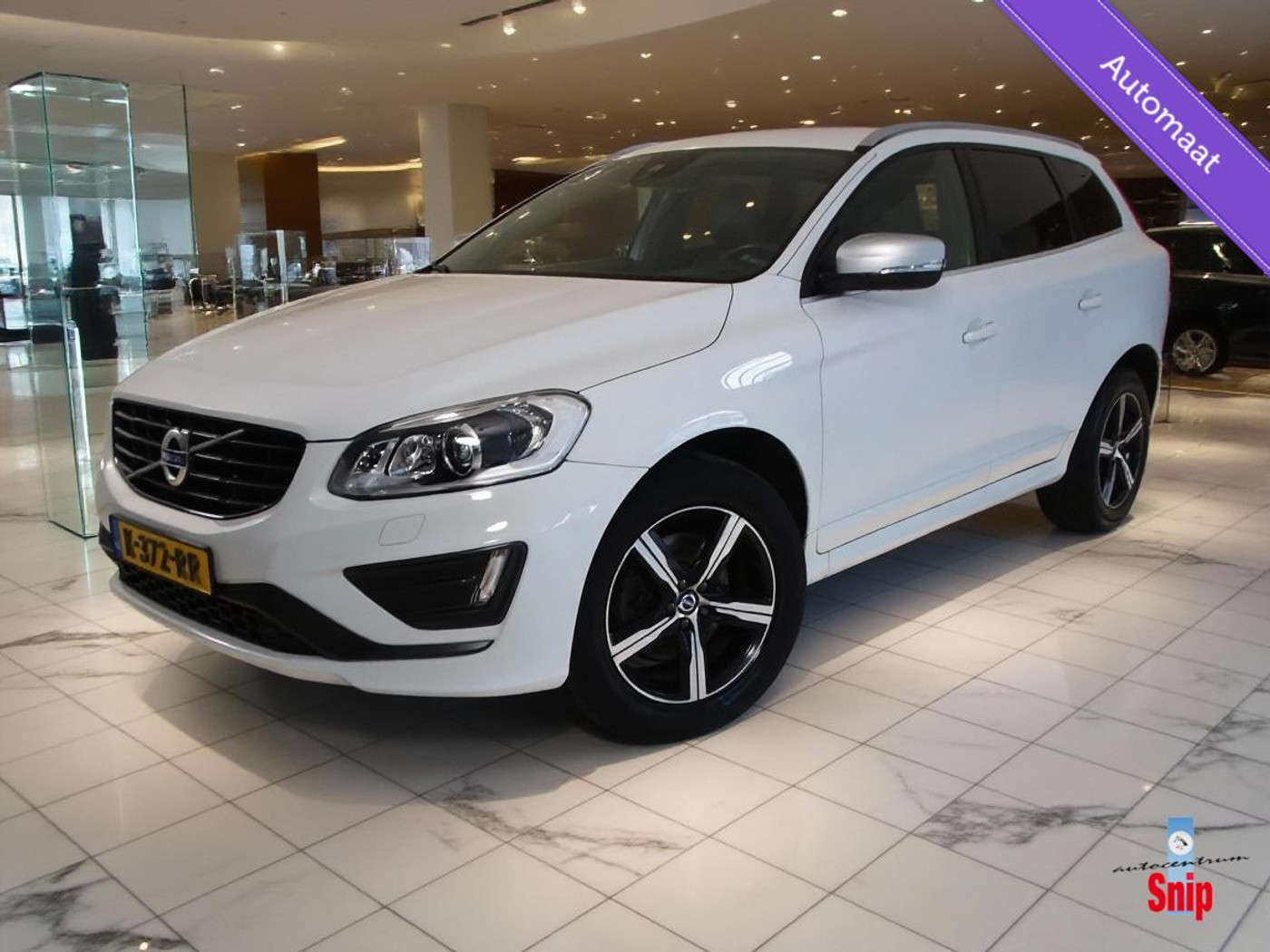 Volvo Xc60 2.0 T5 R-Design Automaat. 2017 - voorkant
