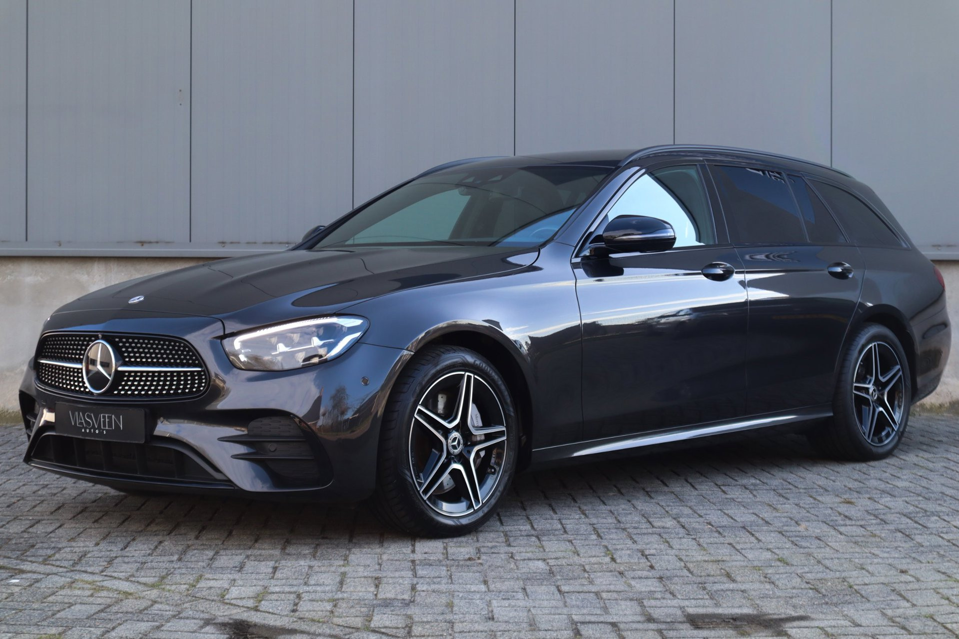 Foto van Mercedes-Benz E 300 E