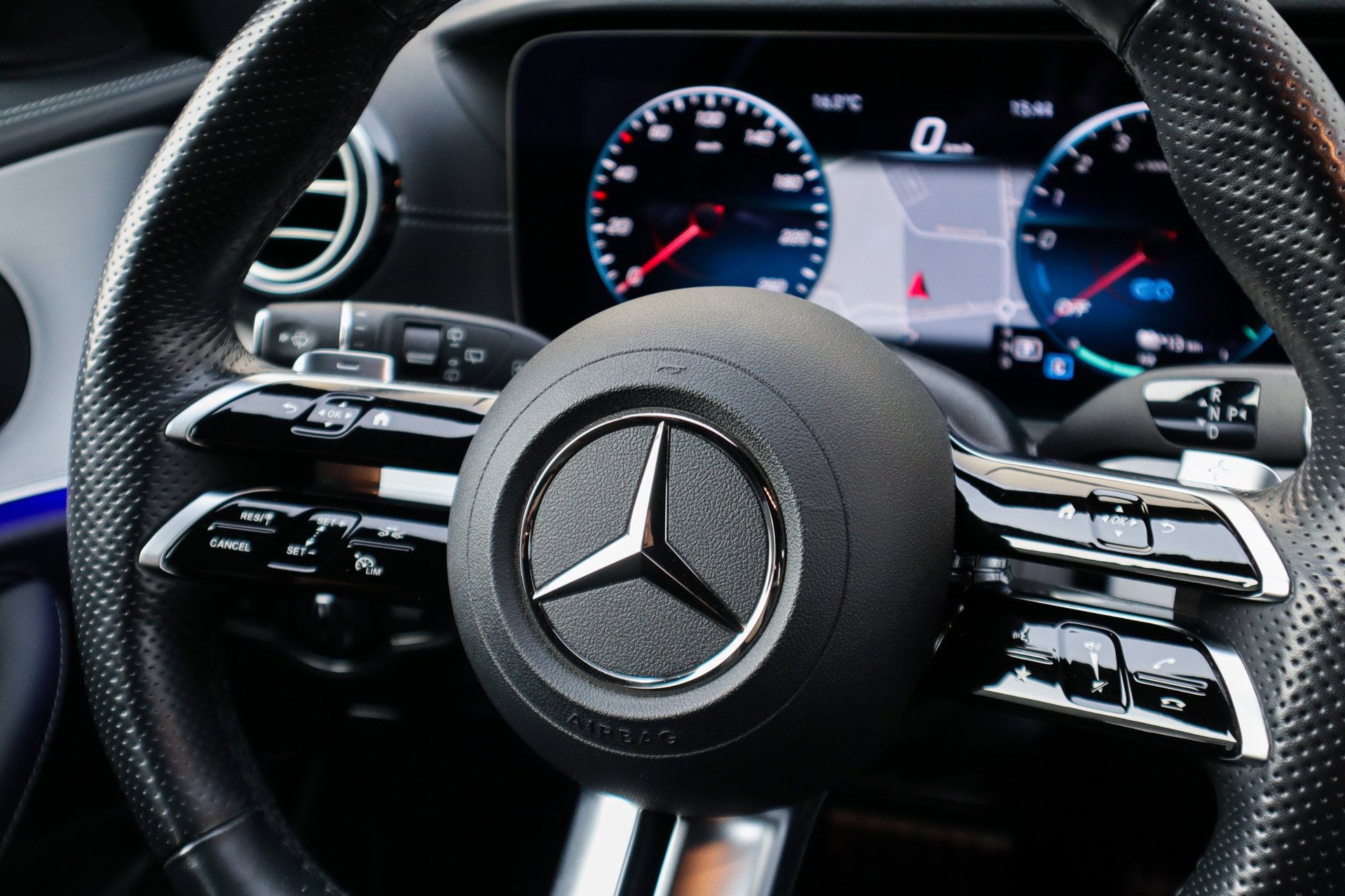 Foto van Mercedes-Benz E 300 E