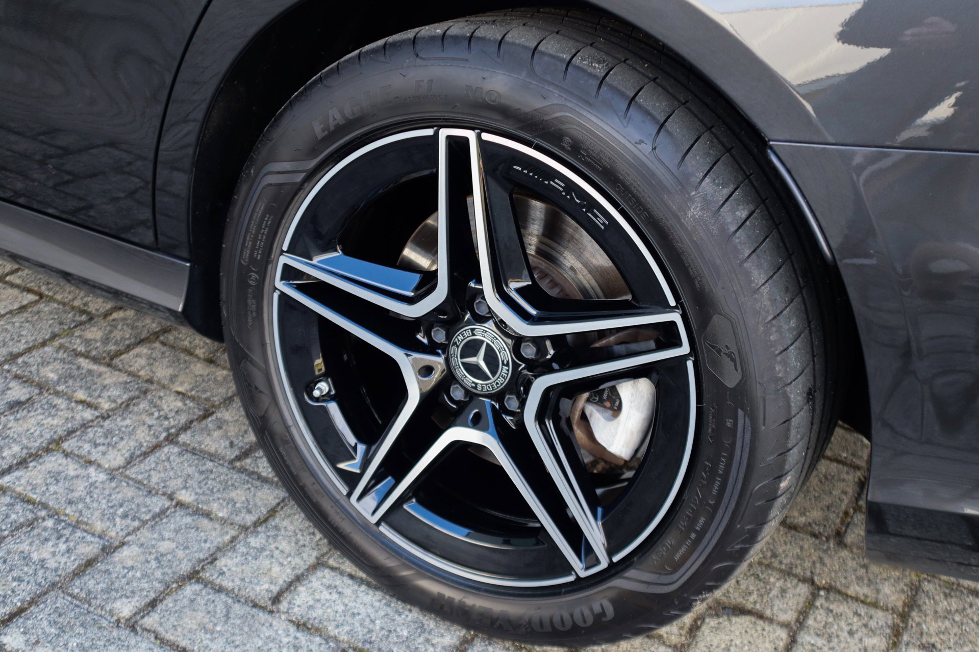 Foto van Mercedes-Benz E 300 E