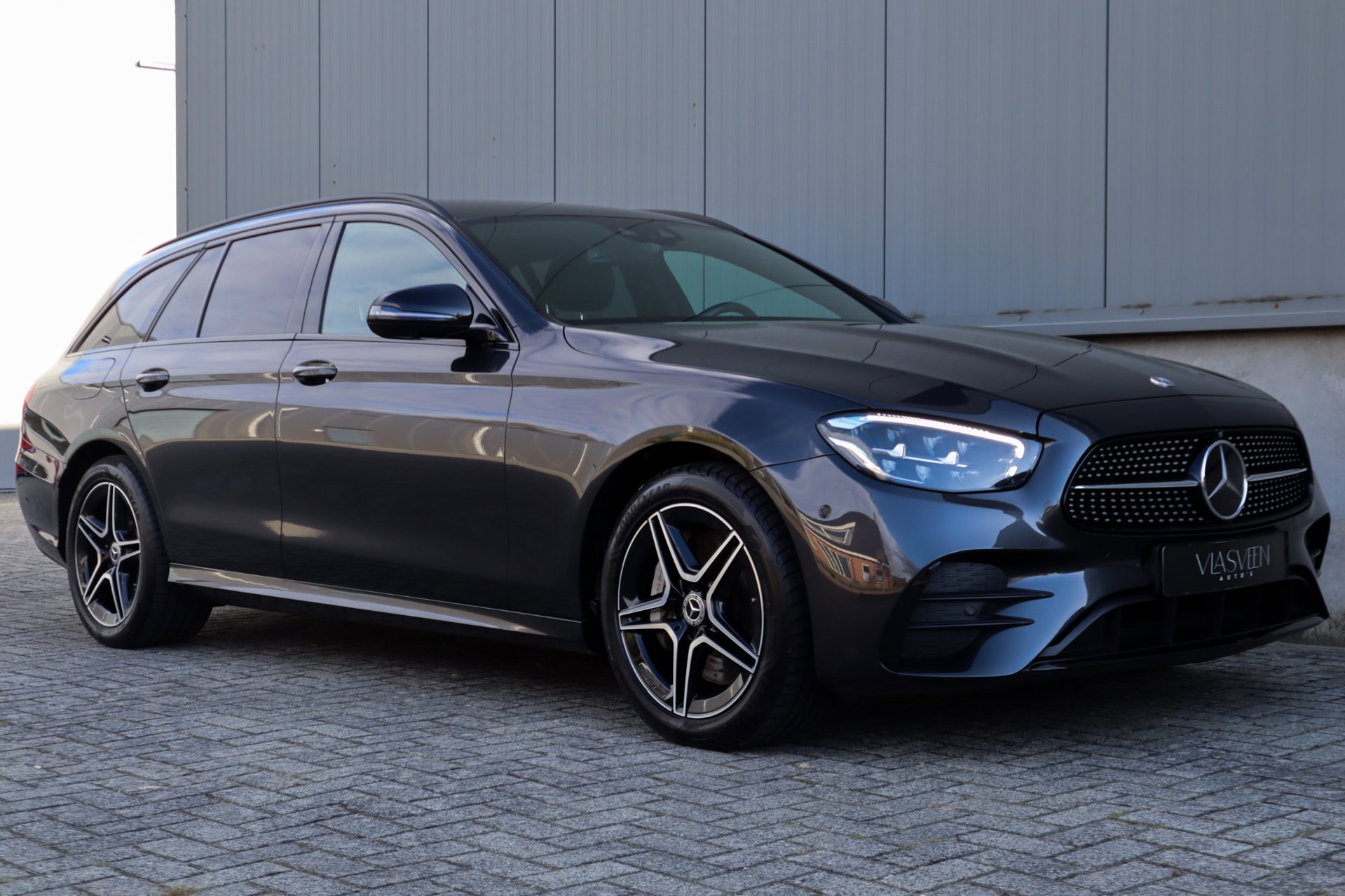Foto van Mercedes-Benz E 300 E