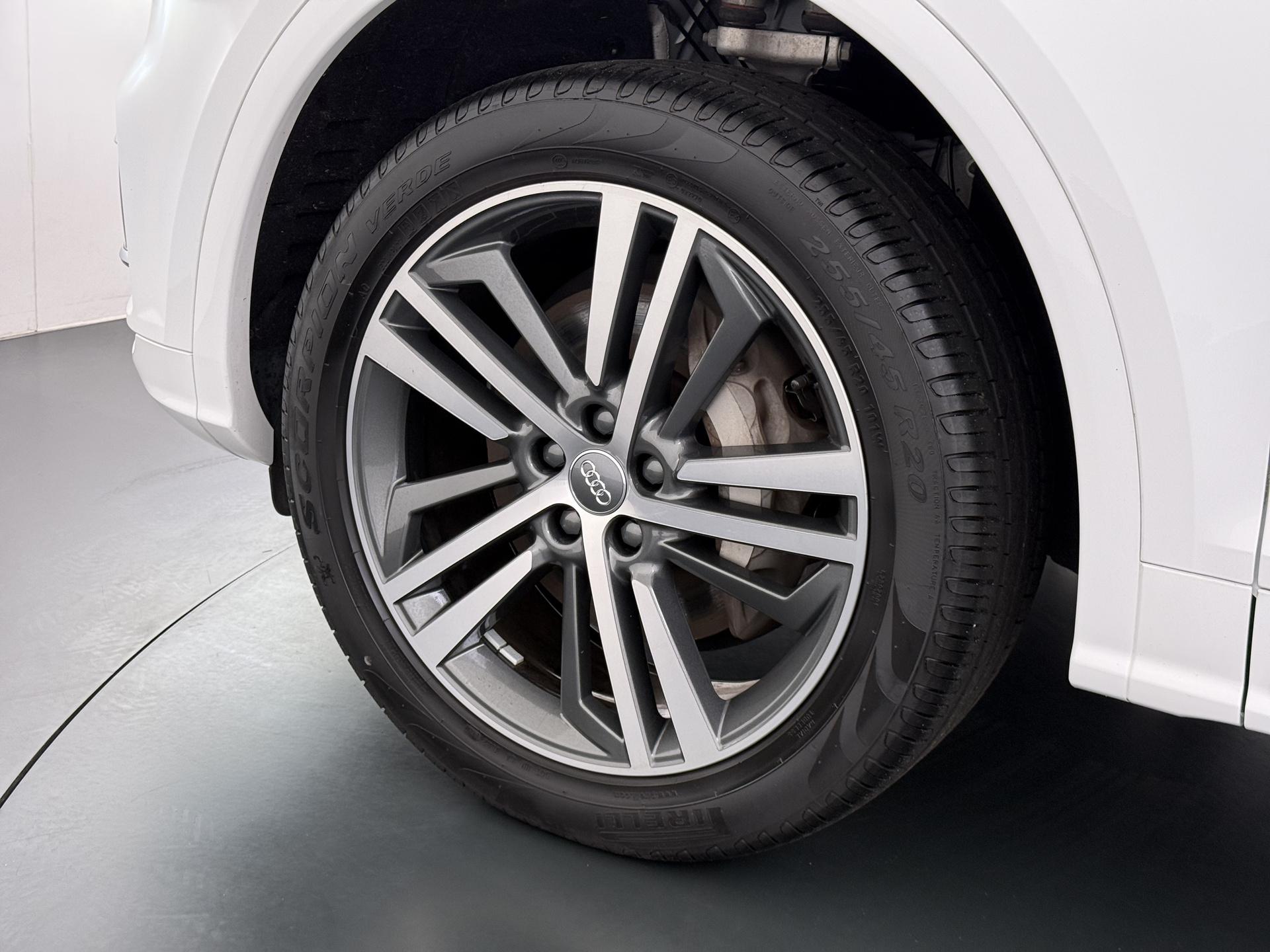 Foto van Audi Q5 55 TFSI E