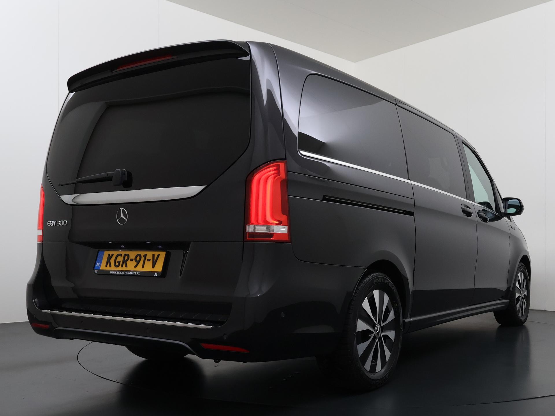Foto van Mercedes-Benz Eqv