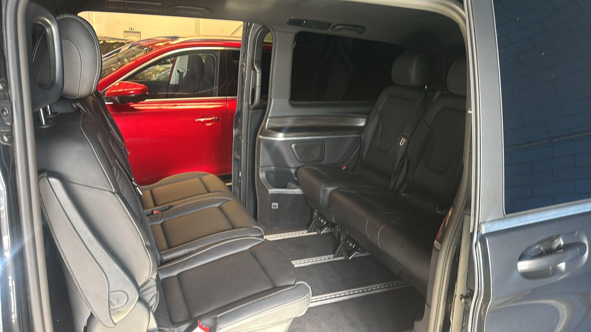 Foto van Mercedes-Benz Eqv