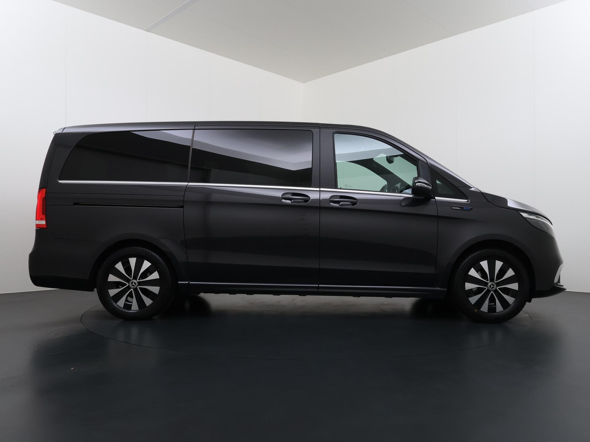 Foto van Mercedes-Benz Eqv