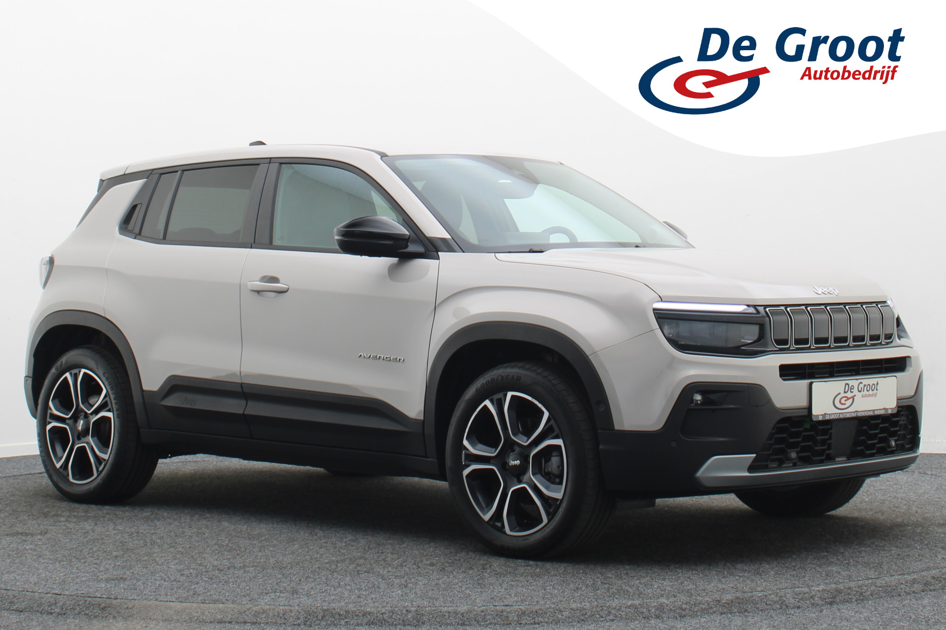 Jeep Avenger Summit 54 kWh 2025 - voorkant