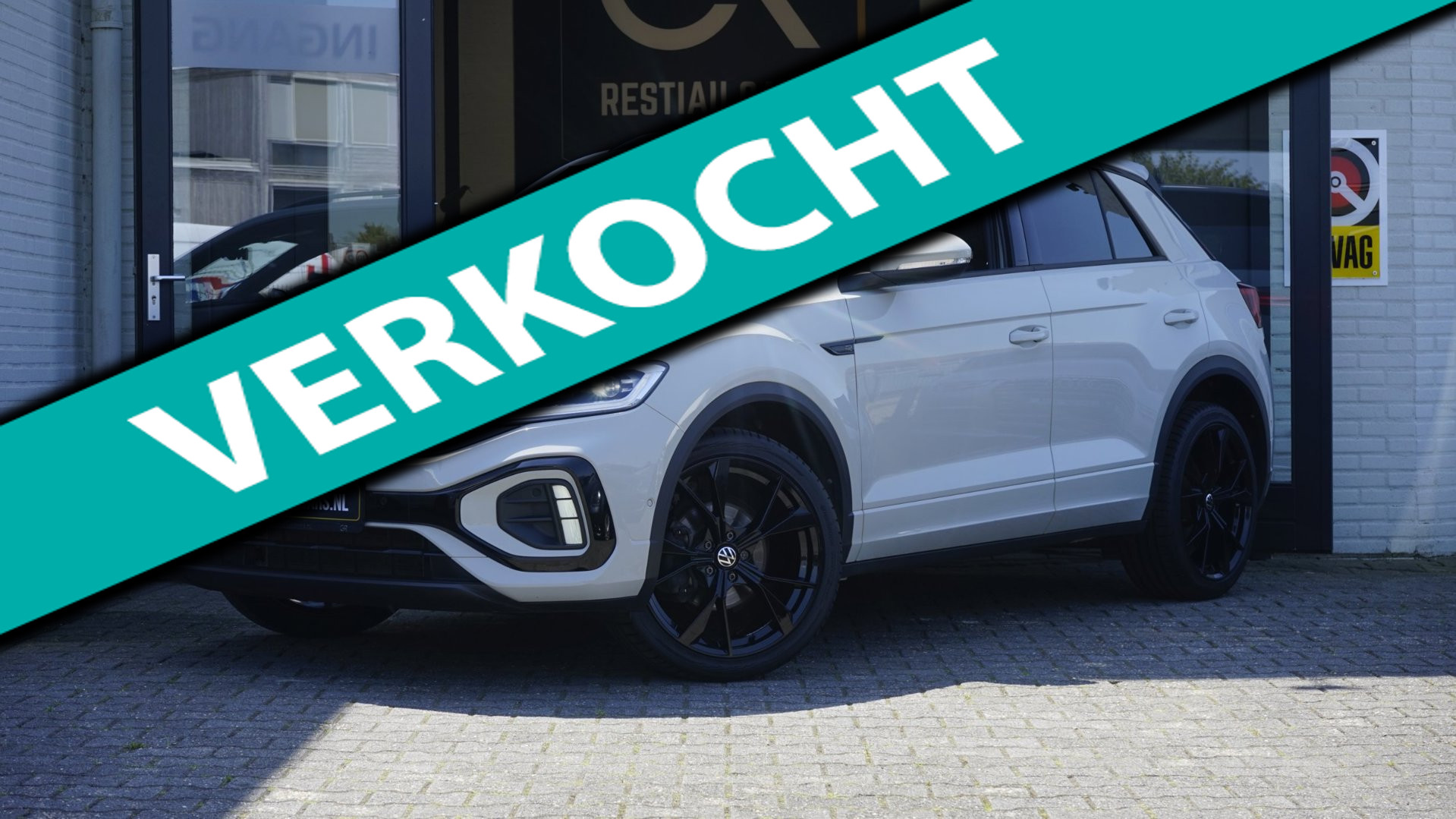 Volkswagen T-roc R-Line 1.5 TSI AUTOMAAT|ACC|CAMERA|FULL LED|IQ LIGHT|KEYLESS|NAVIGATIE|TREKHAAK|VIRTUEEL VERKOCHT 2022 - voorkant