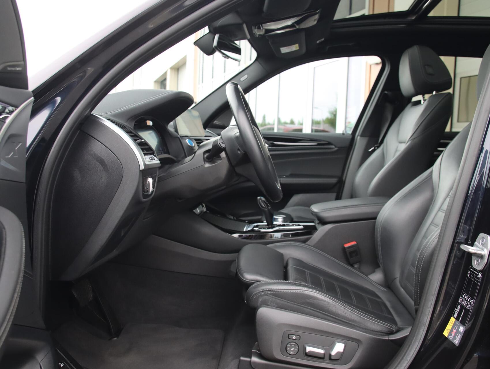 Foto van BMW Ix3