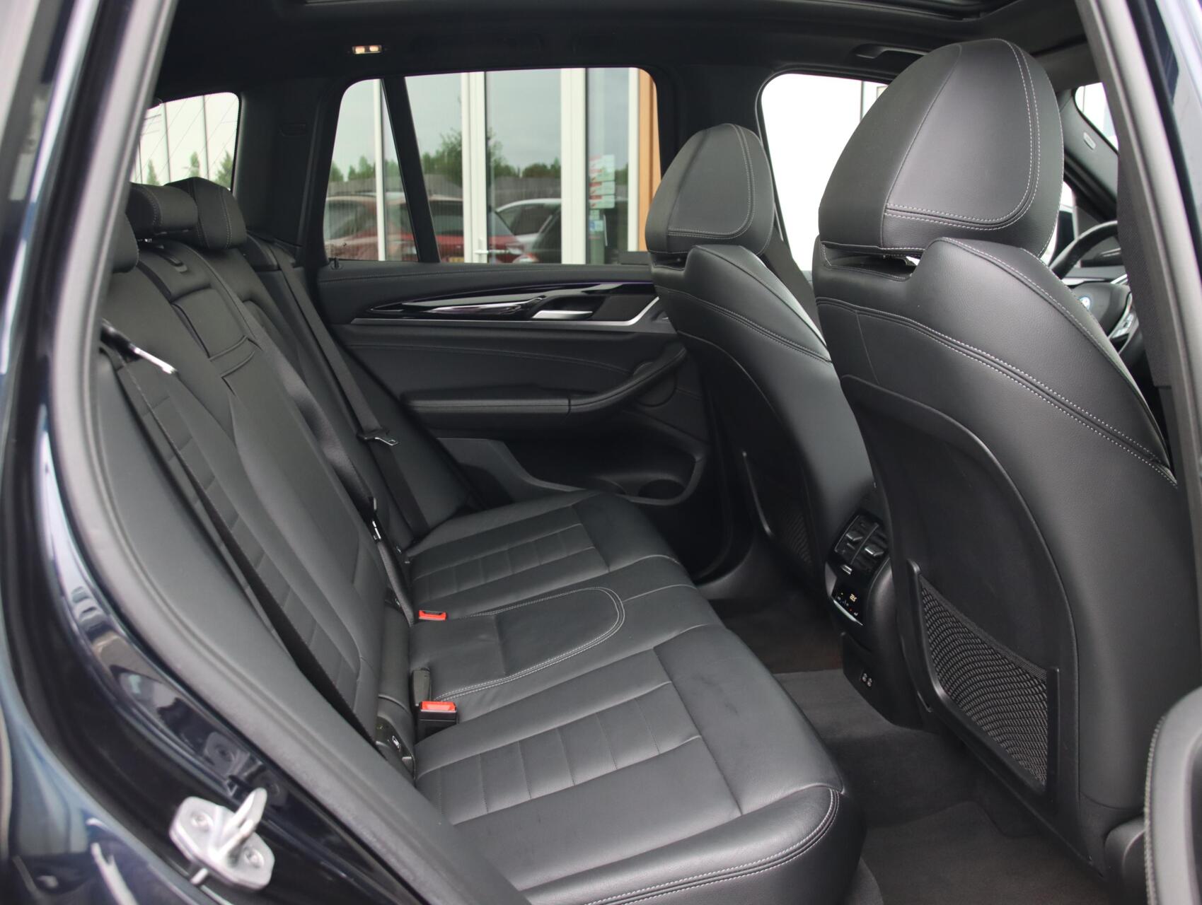 Foto van BMW Ix3