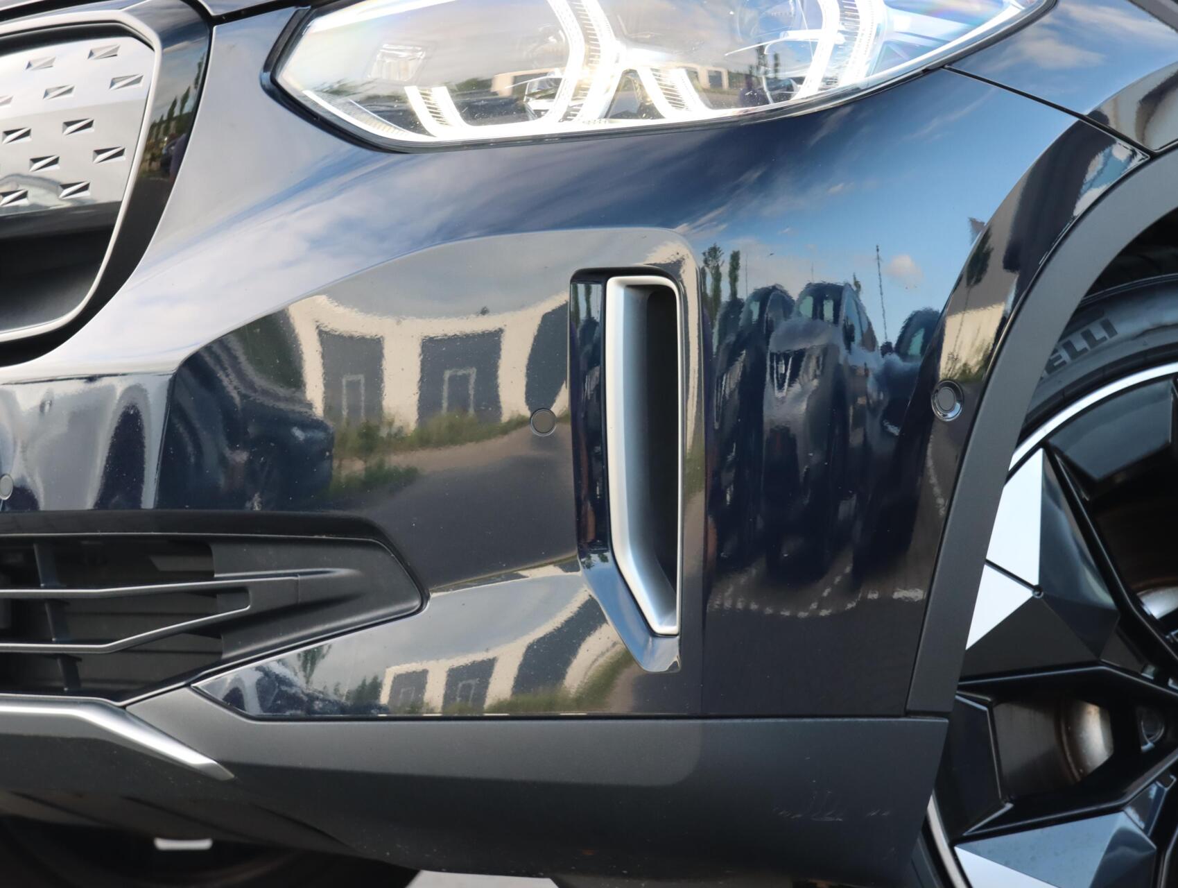 Foto van BMW Ix3