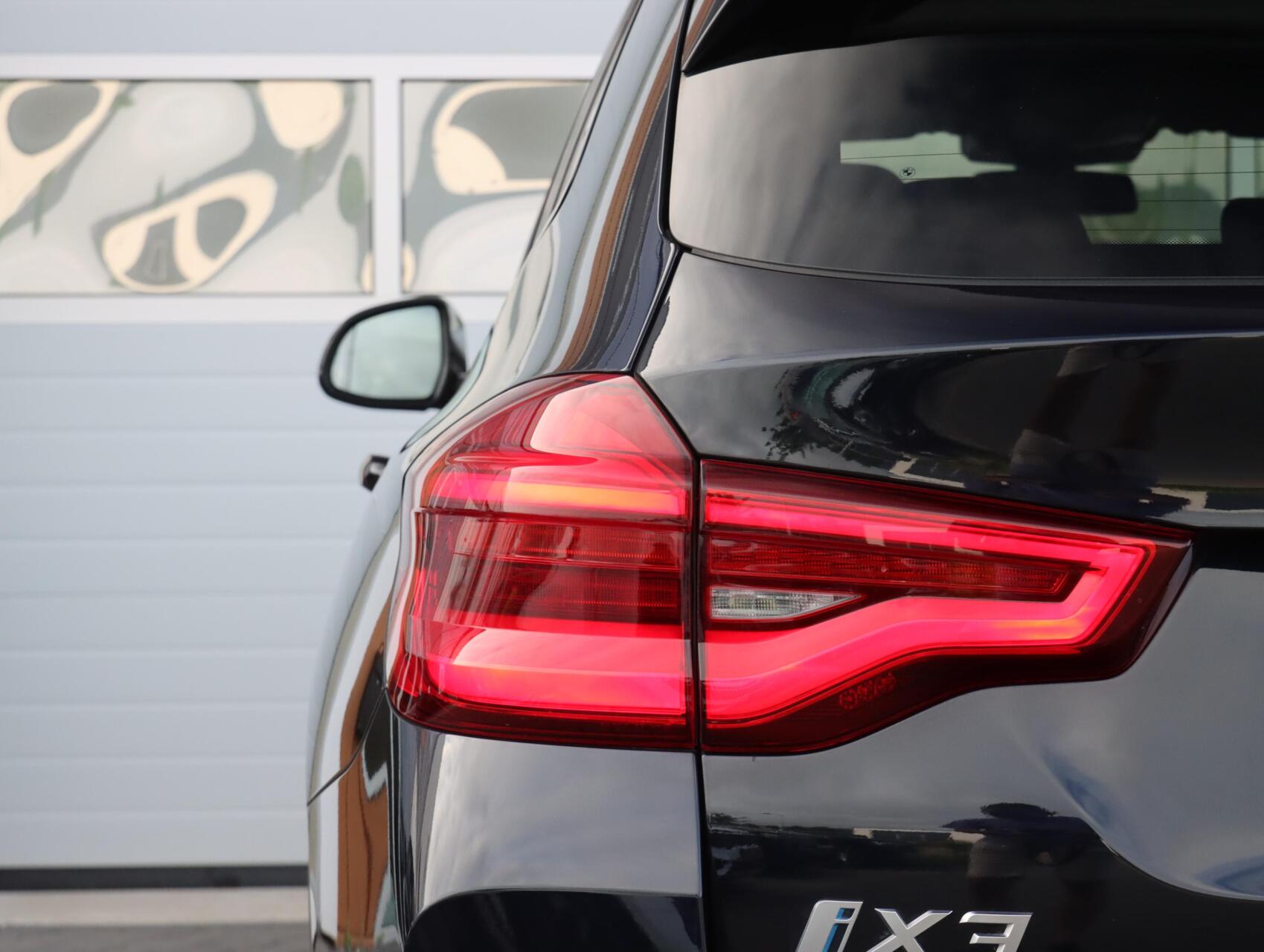 Foto van BMW Ix3
