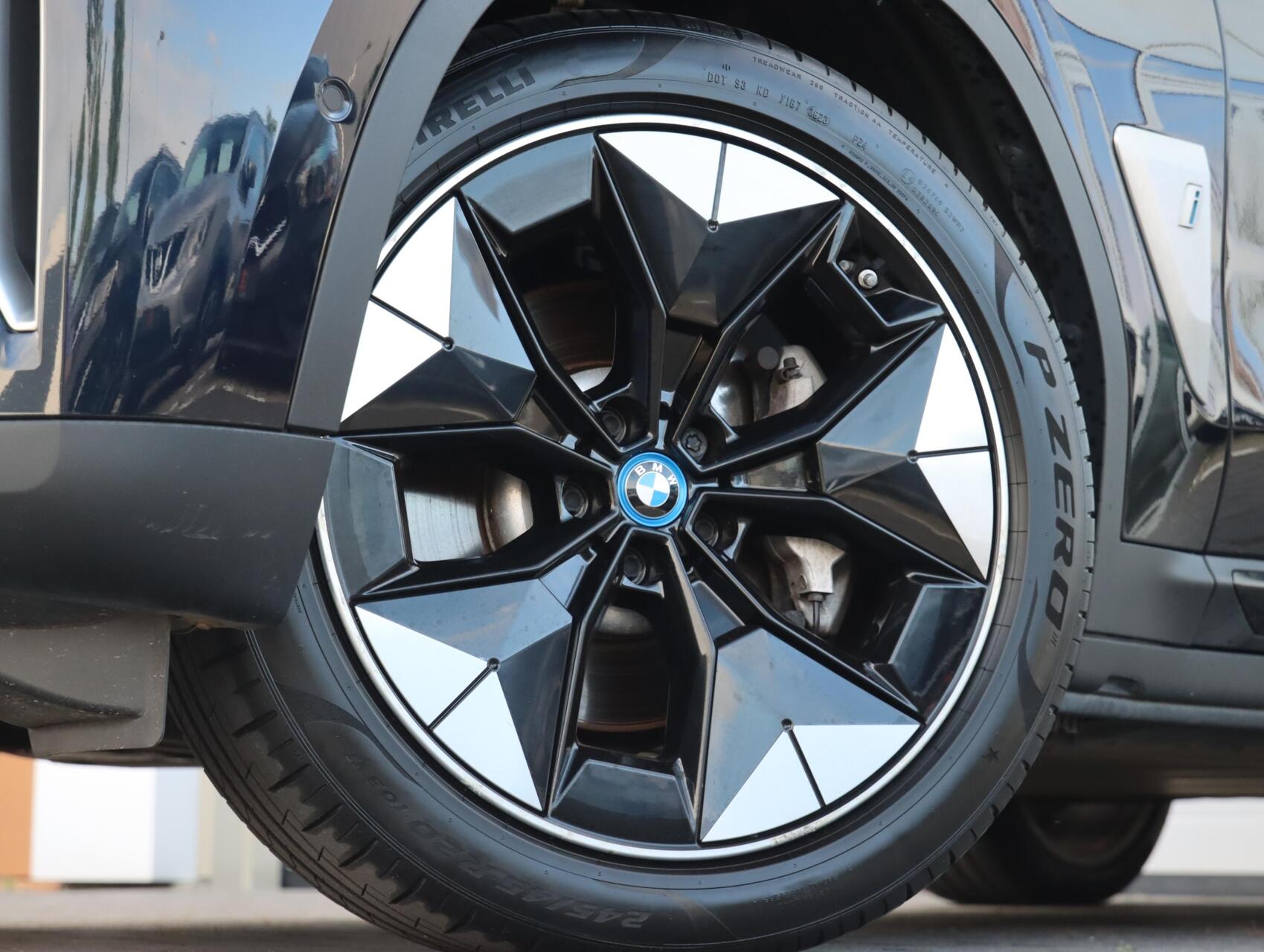 Foto van BMW Ix3