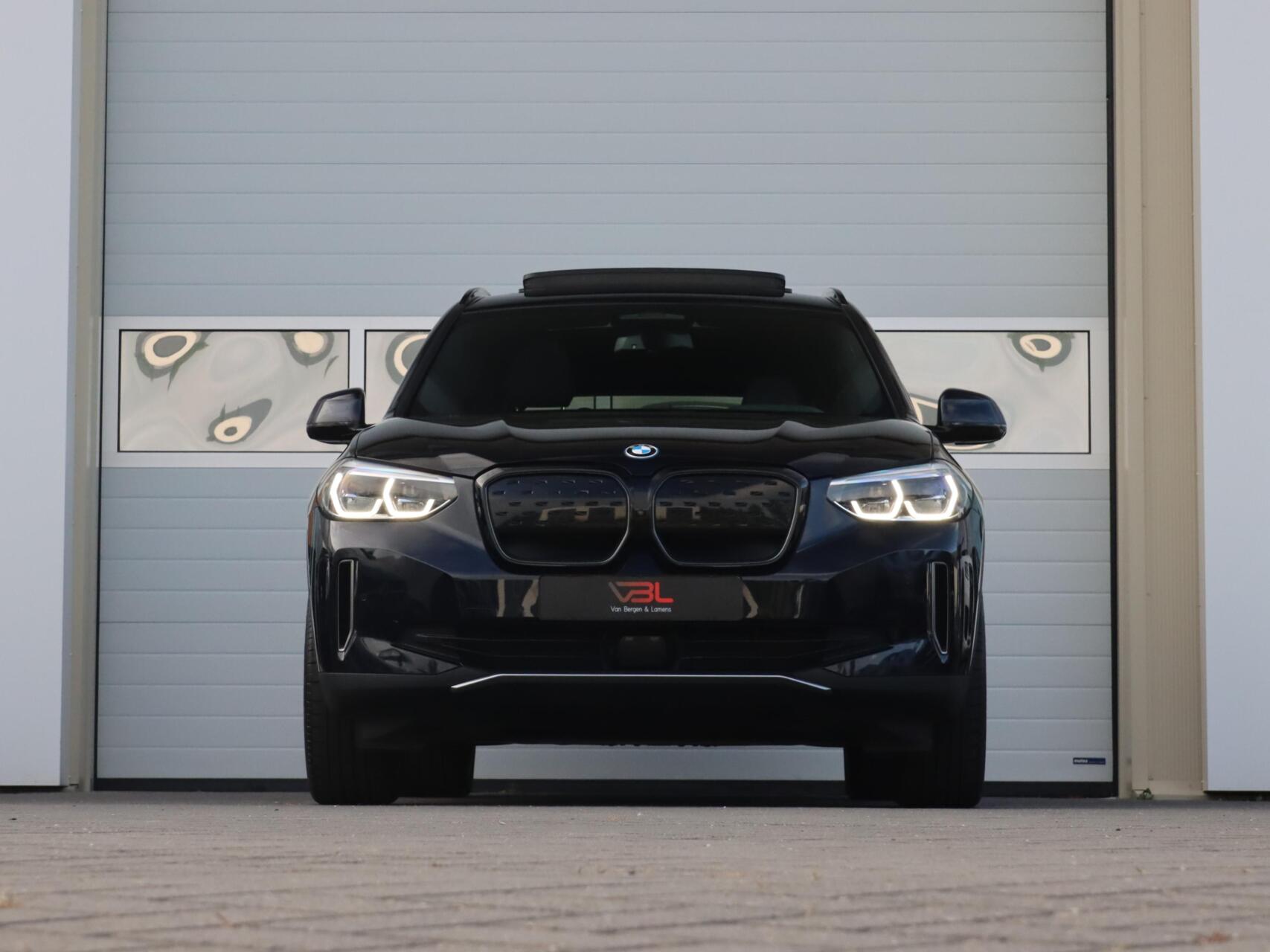 Foto van BMW Ix3