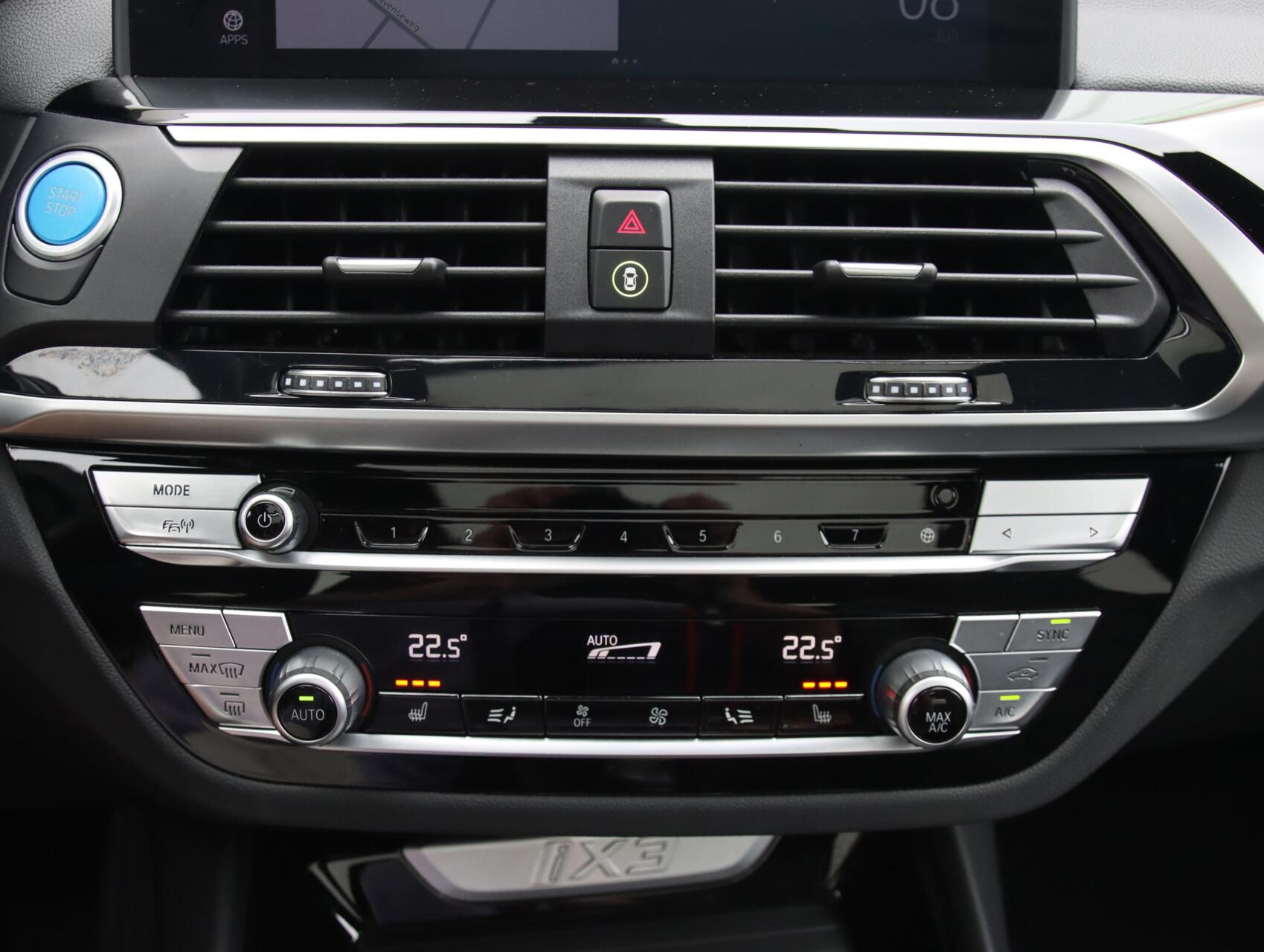 Foto van BMW Ix3