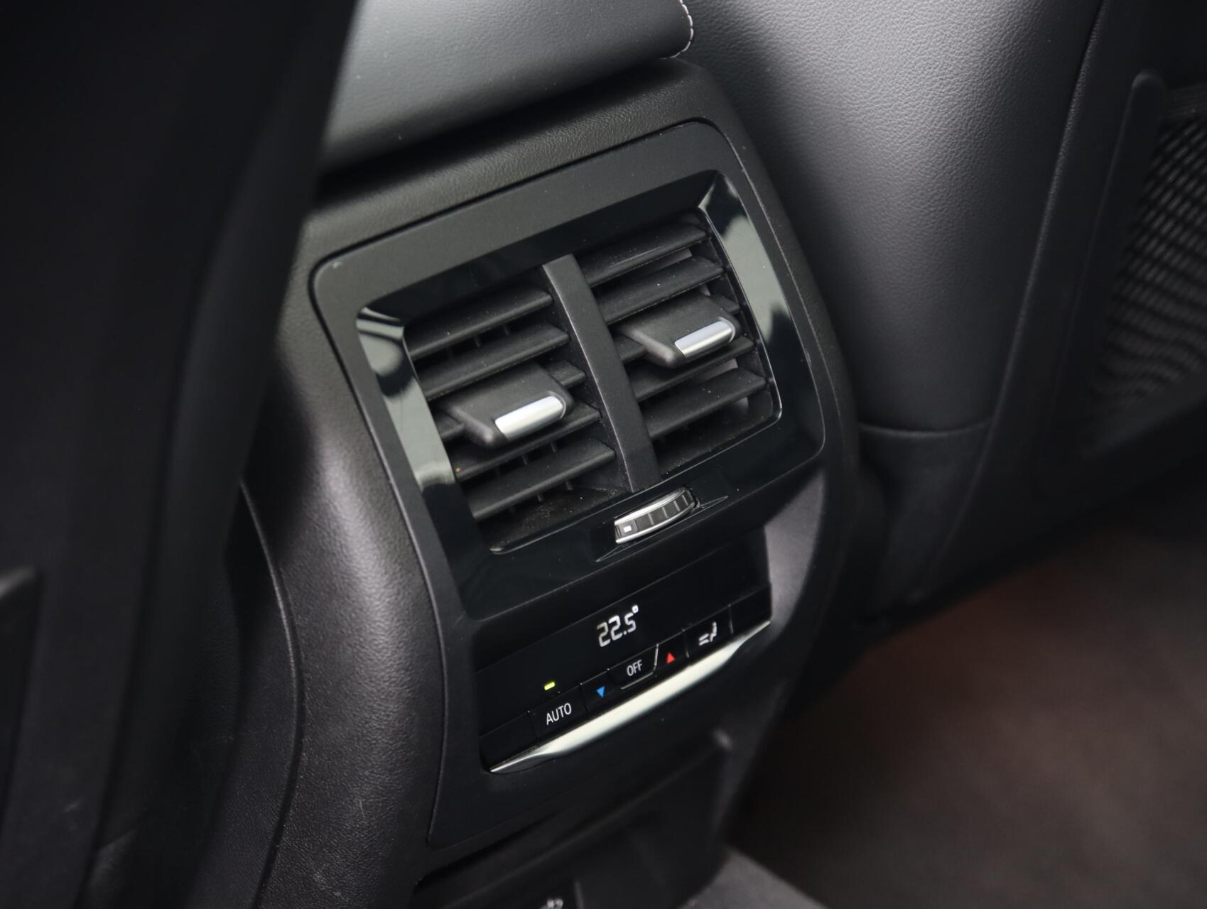 Foto van BMW Ix3