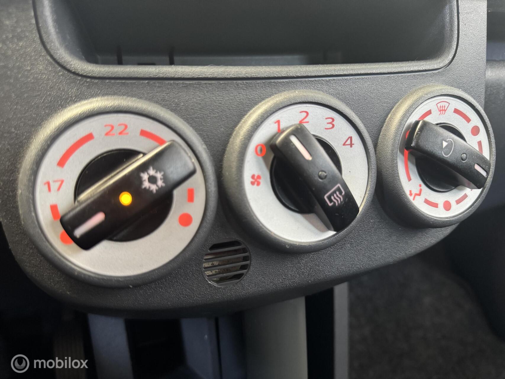 Foto van Mitsubishi Mitsubishi Colt